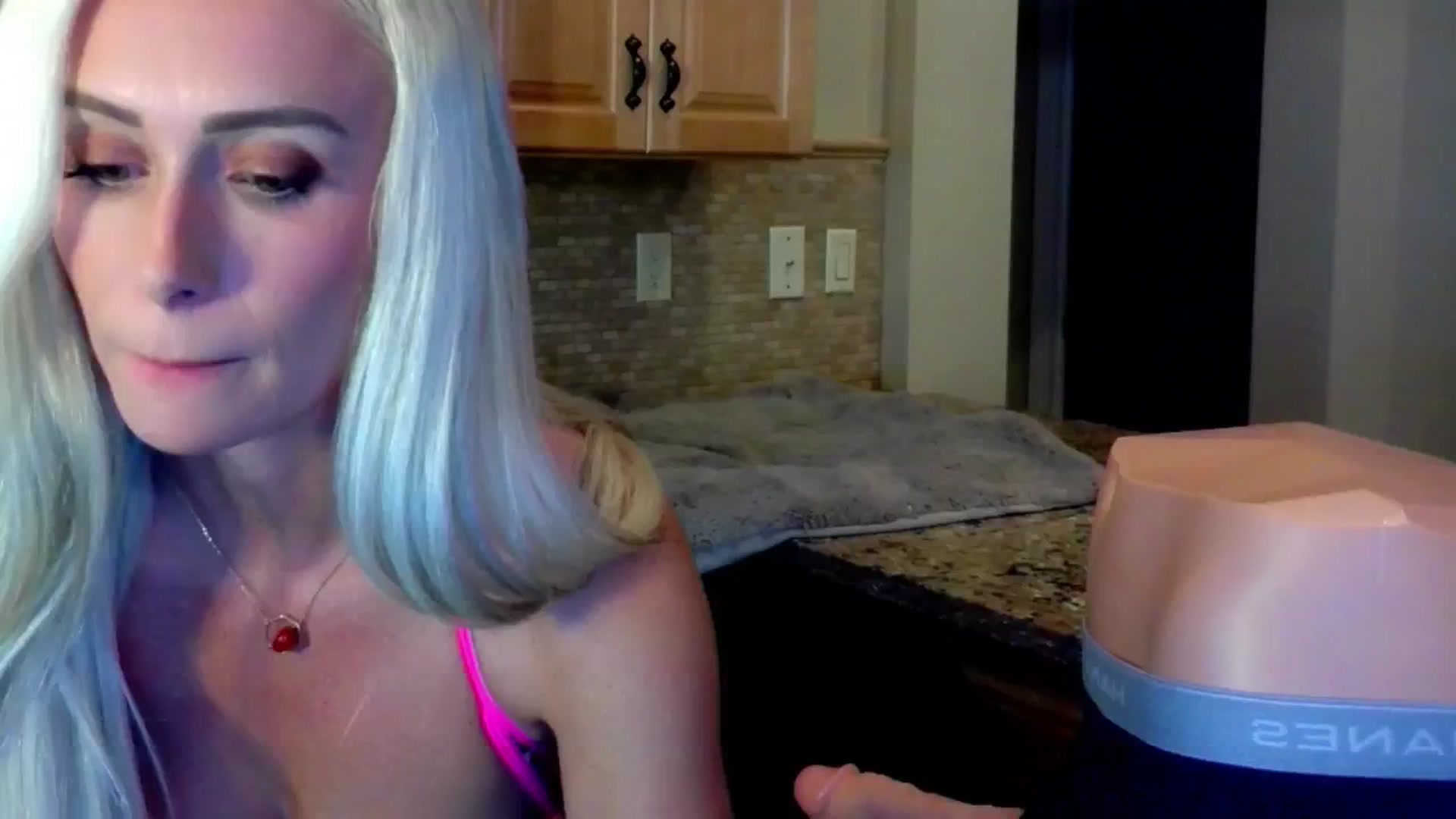 Gallery image thumbnail from LilMisbehavin's myfreecams stream on, 08/04/2024, 01:37 image 10 of 20