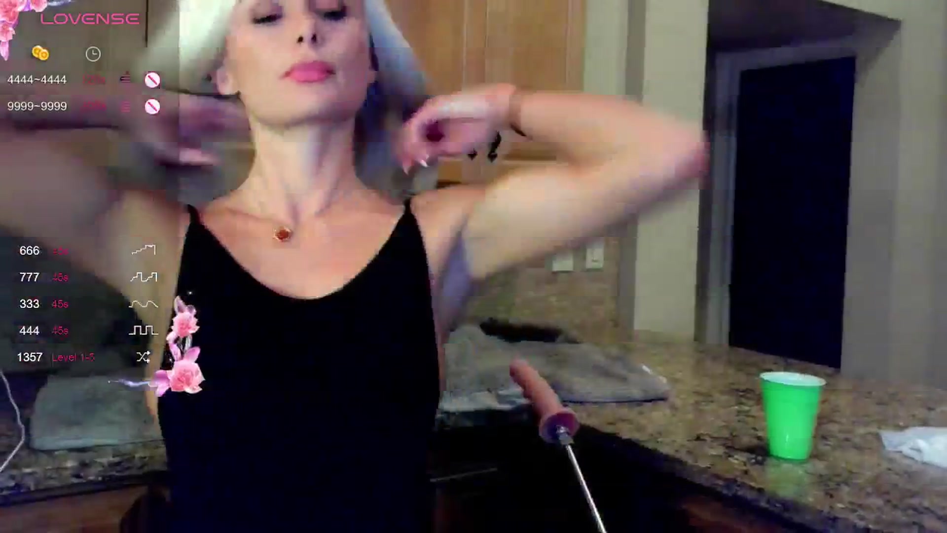 Gallery image thumbnail from LilMisbehavin's myfreecams stream on, 08/04/2024, 03:51 image 18 of 20