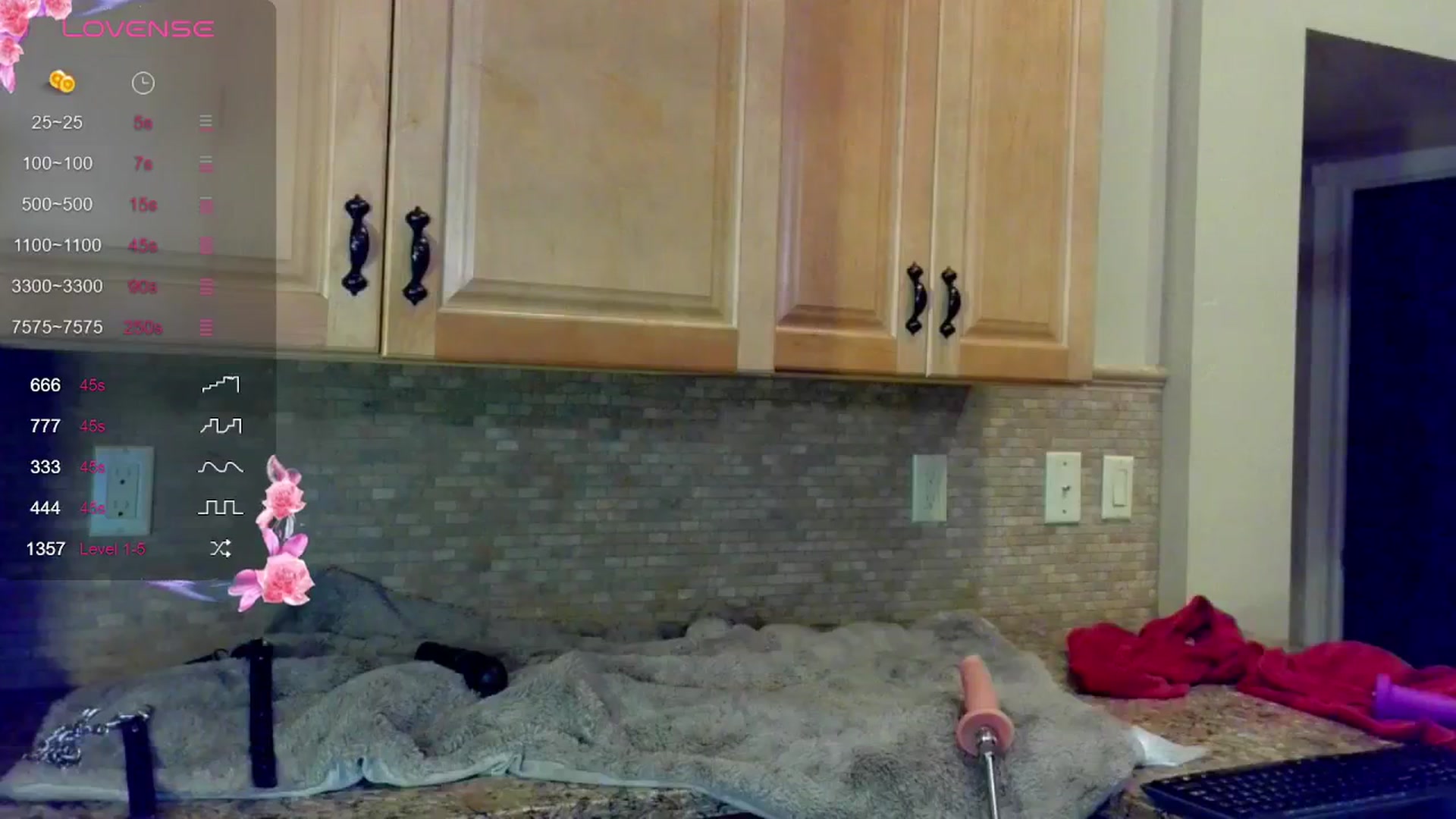 Gallery image thumbnail from LilMisbehavin's myfreecams stream on, 08/04/2024, 05:51 image 12 of 20