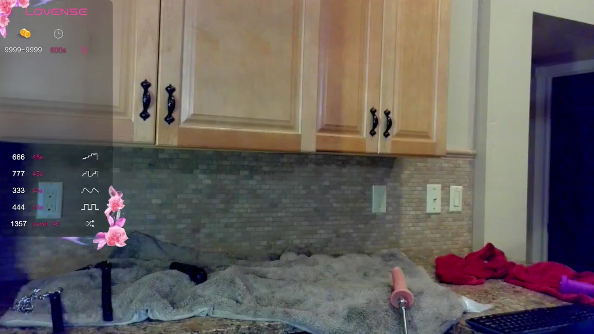 Gallery image thumbnail from LilMisbehavin's myfreecams stream on, 08/04/2024, 05:51 image 10 of 20