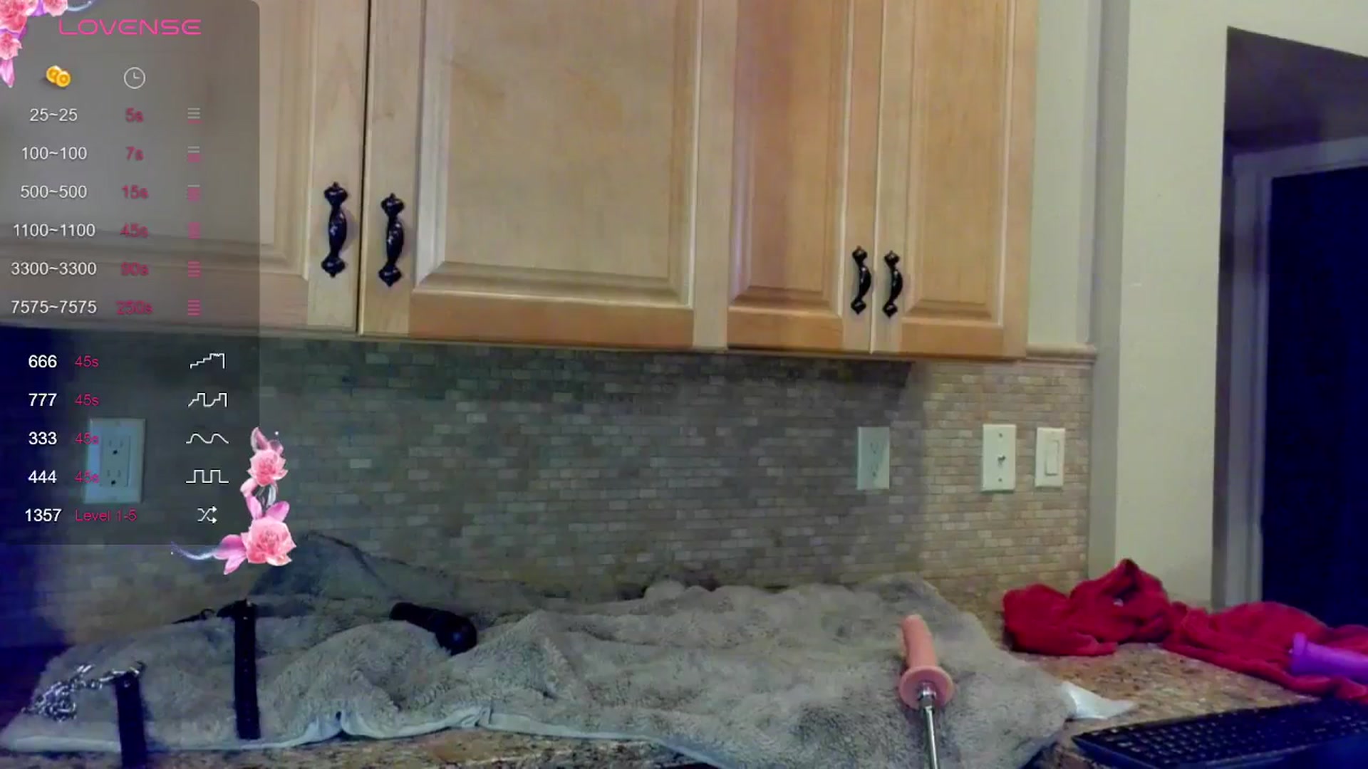Gallery image thumbnail from LilMisbehavin's myfreecams stream on, 08/04/2024, 05:51 image 9 of 20