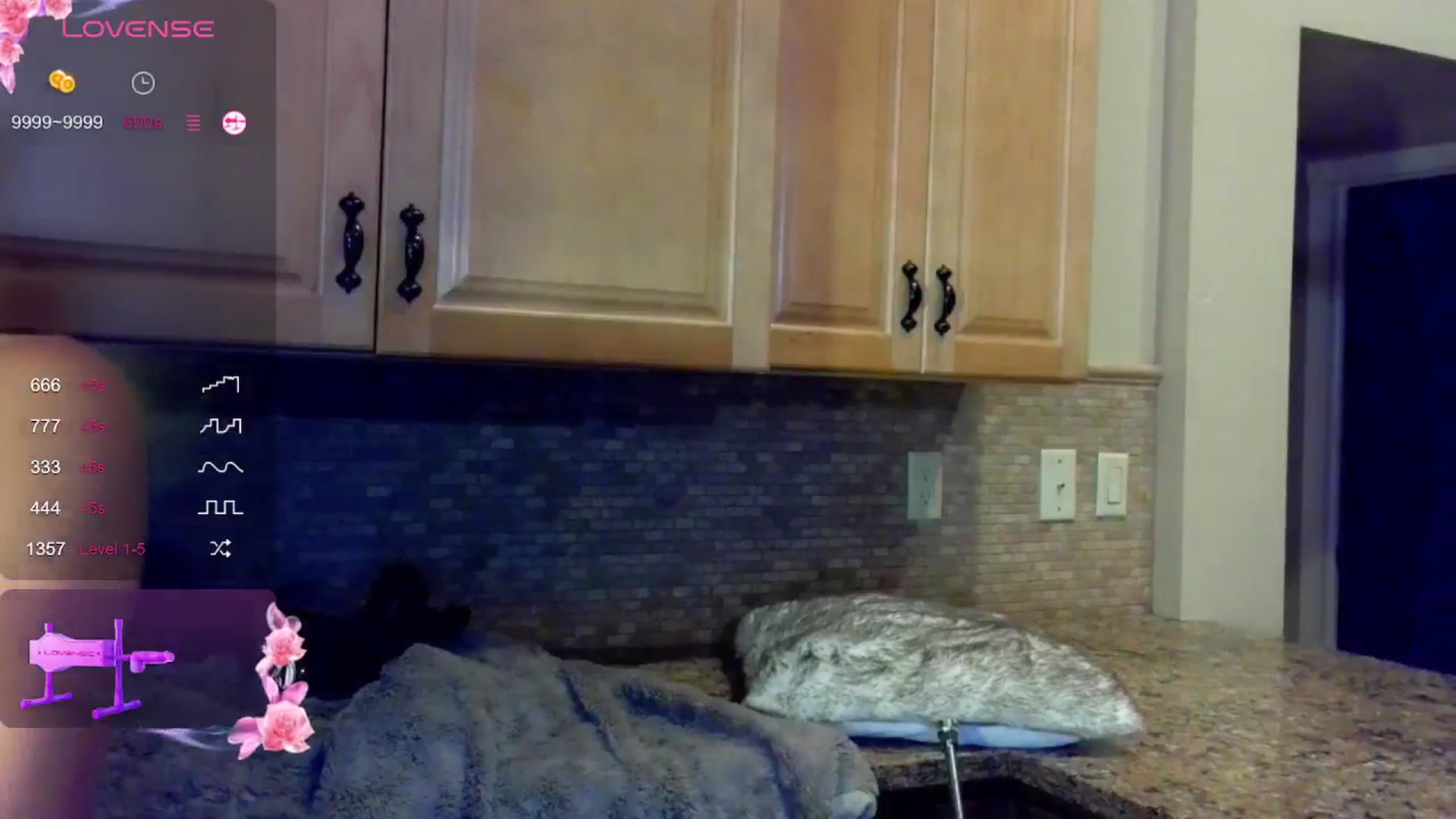 Gallery image thumbnail from LilMisbehavin's myfreecams stream on, 08/04/2024, 08:21 image 16 of 20