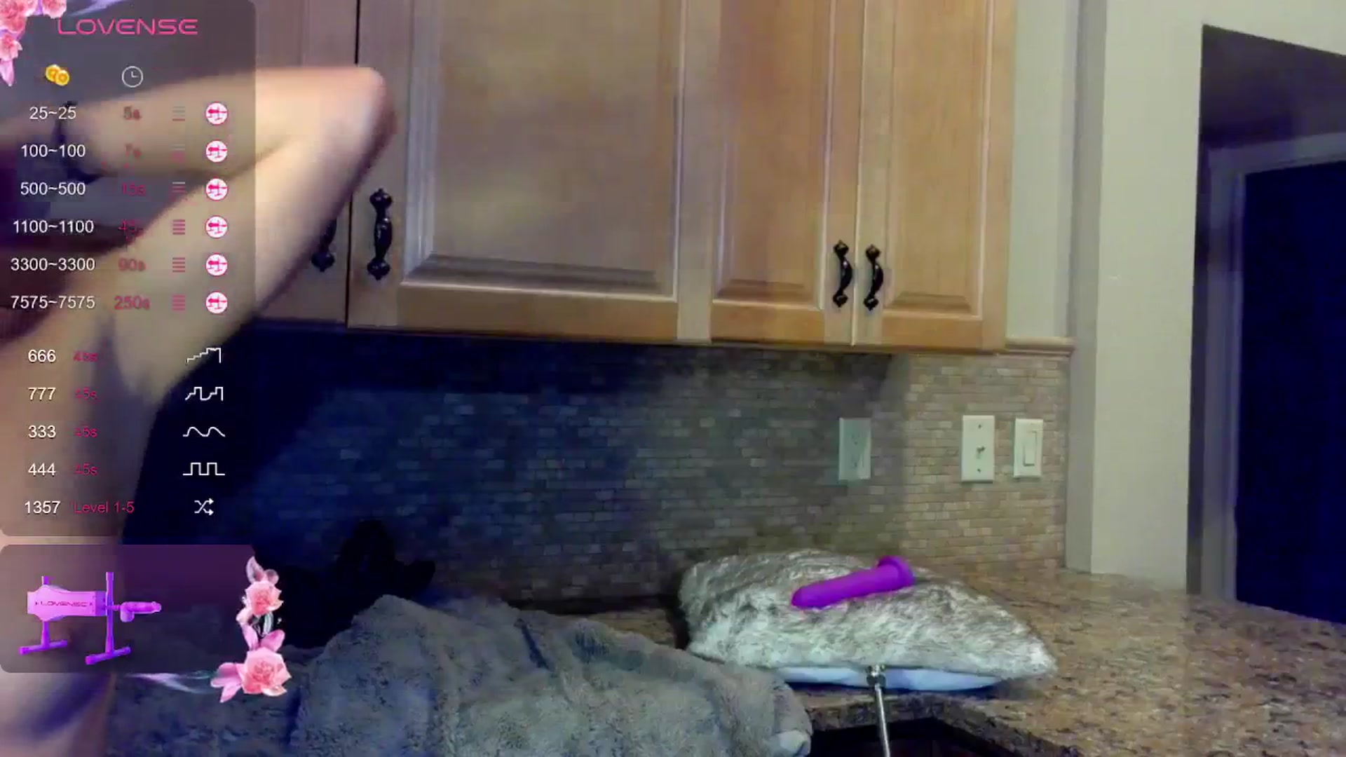 Gallery image thumbnail from LilMisbehavin's myfreecams stream on, 08/04/2024, 08:21 image 18 of 20