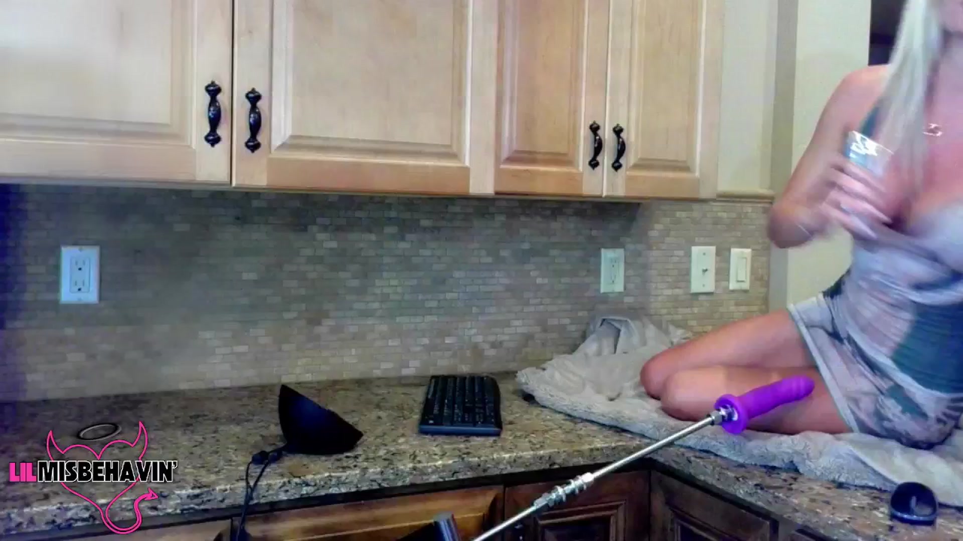 Gallery image thumbnail from LilMisbehavin's myfreecams stream on, 08/06/2024, 22:55 image 12 of 20