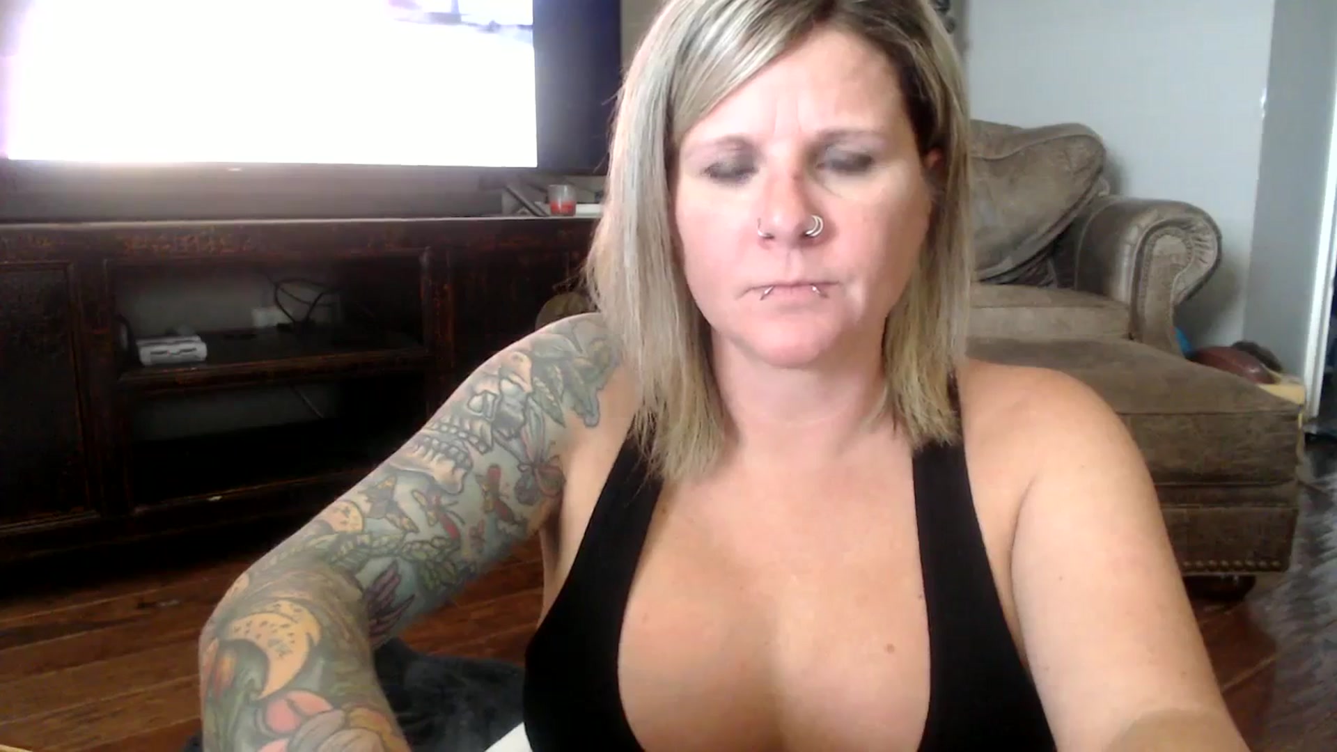 Gallery image thumbnail from LilMissApril's myfreecams stream on, 11/02/2023, 17:47 image 2 of 20