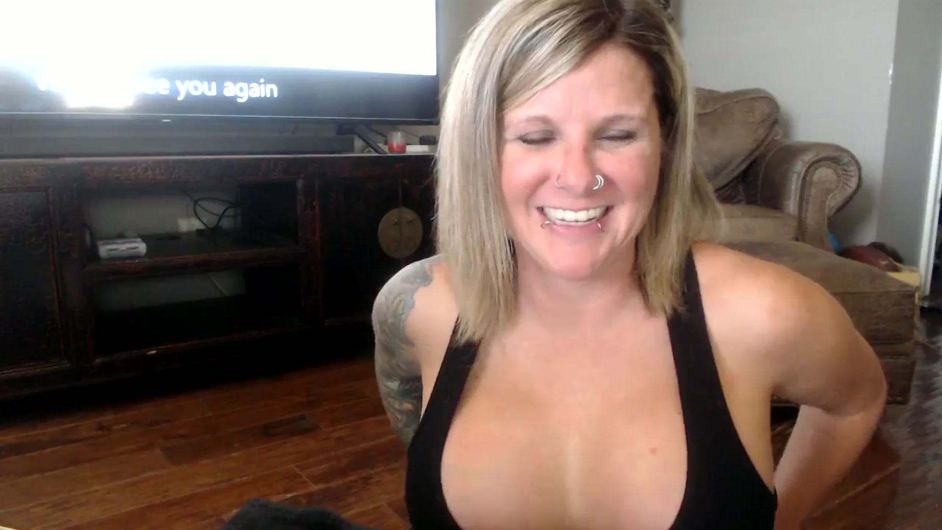 Gallery image thumbnail from LilMissApril's myfreecams stream on, 11/02/2023, 17:47 image 18 of 20