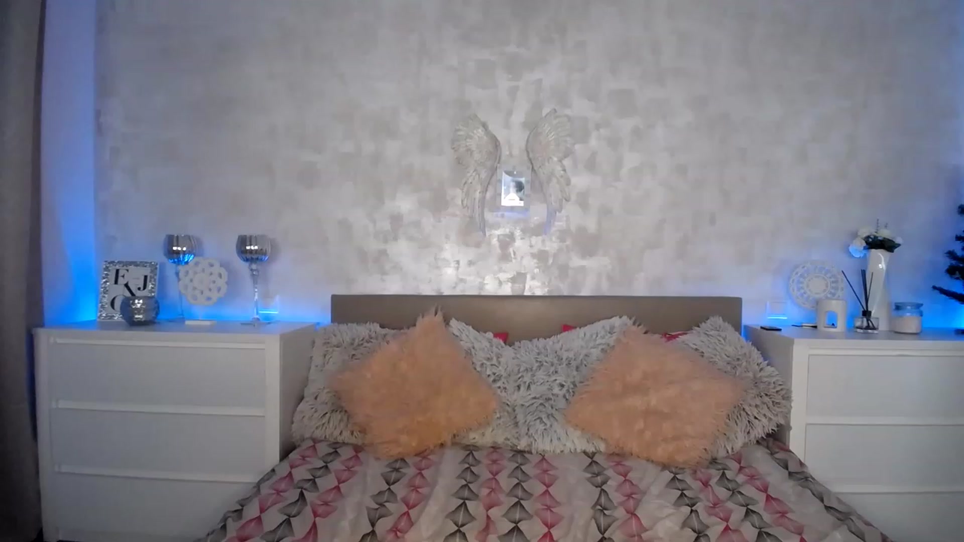 Gallery image thumbnail from LilMissNty's myfreecams stream on, 01/17/2023, 23:18 image 16 of 20