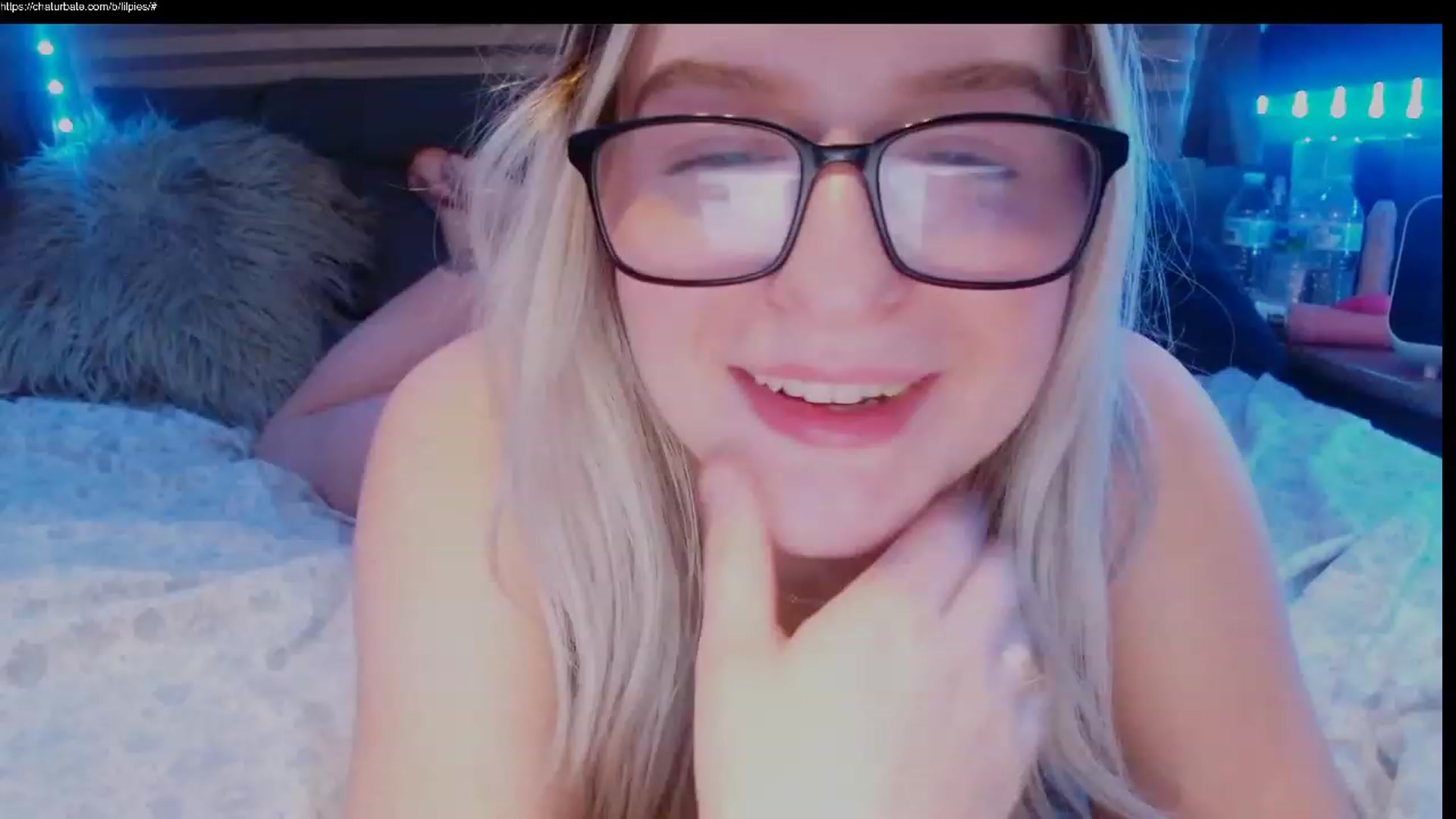 Gallery image thumbnail from LilPies35's myfreecams stream on, 11/27/2022, 19:07 image 10 of 20