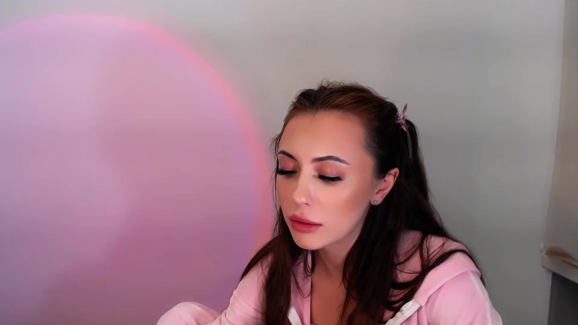 Gallery image thumbnail from LilSpicy's myfreecams stream on, 11/16/2025, 19:10 image 3 of 20