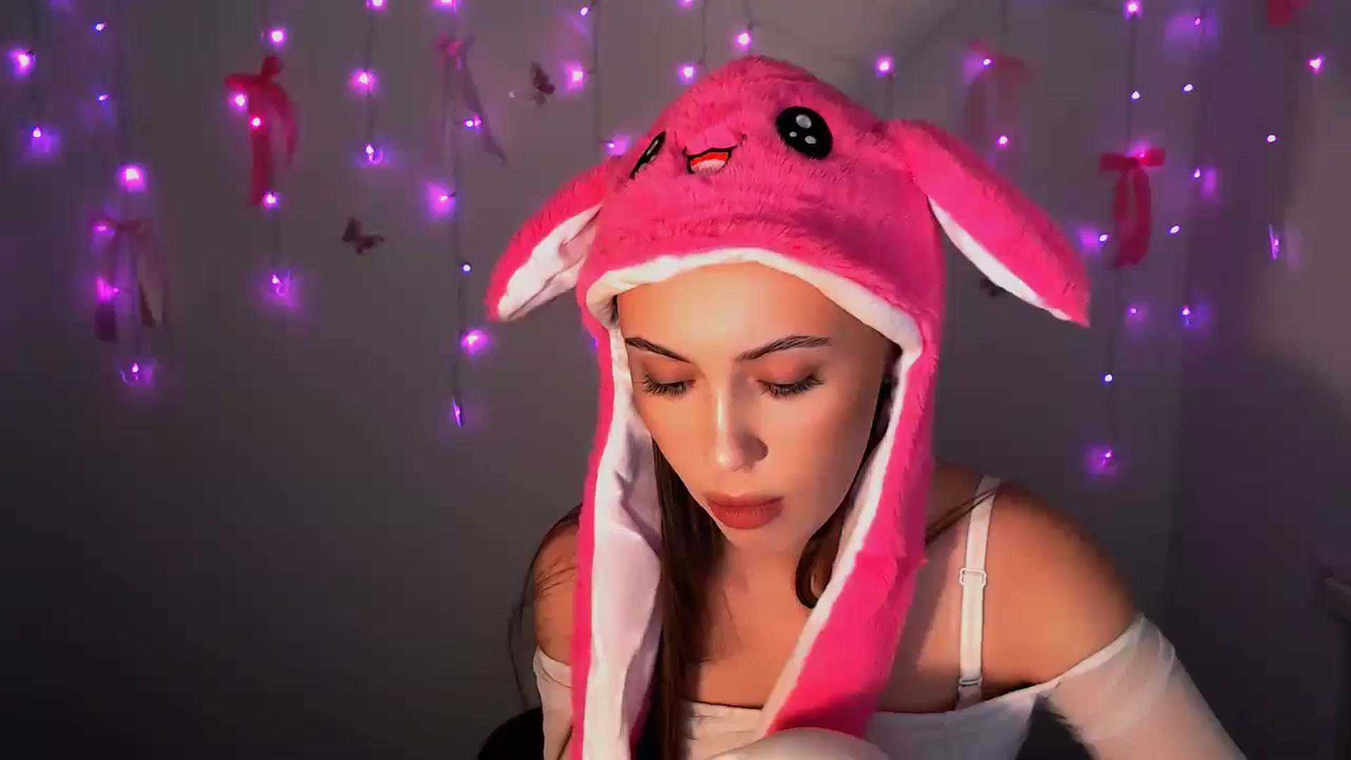 Gallery image thumbnail from LilSpicy's myfreecams stream on, 12/25/2025, 14:57 image 18 of 20