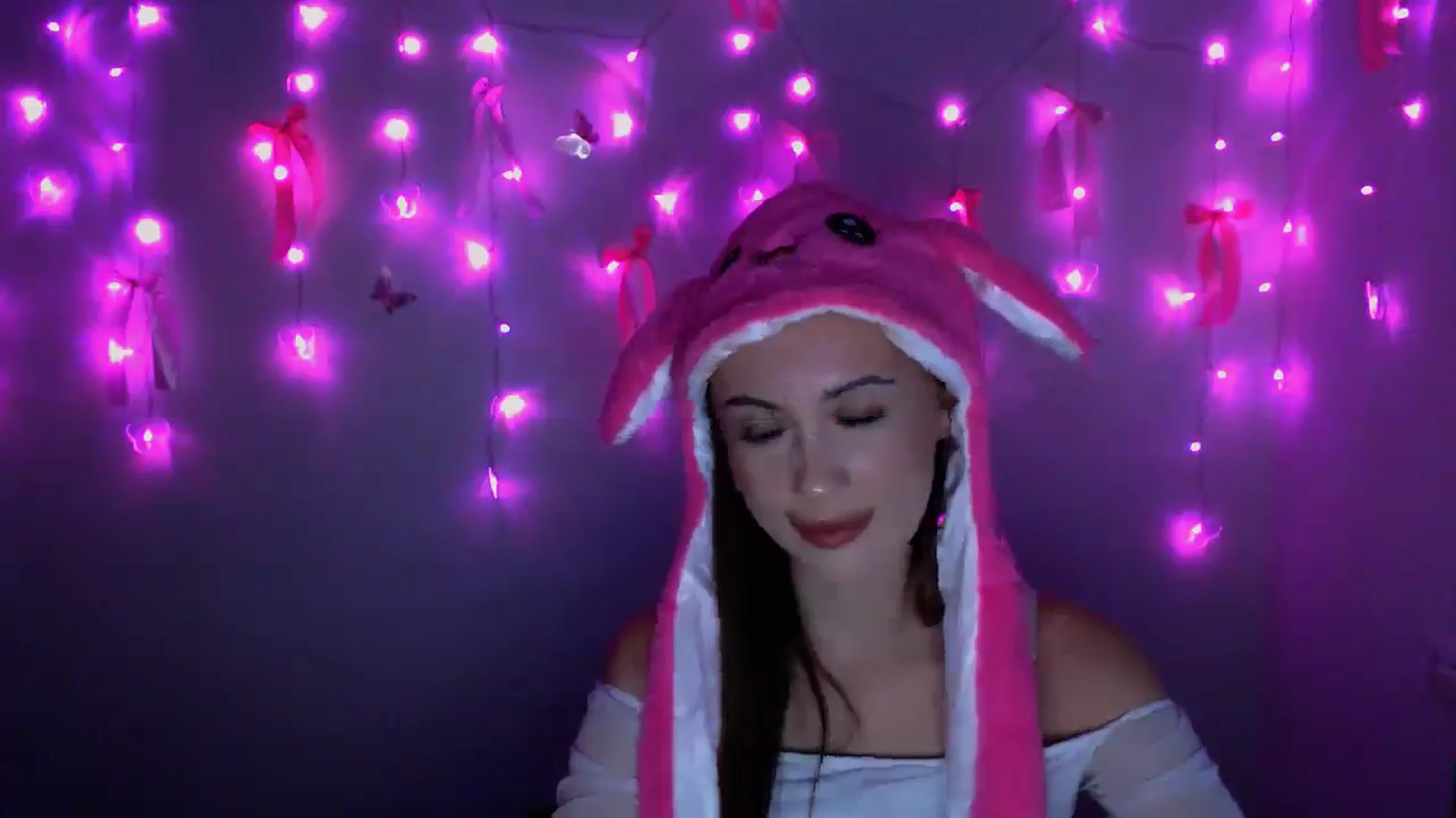 Gallery image thumbnail from LilSpicy's myfreecams stream on, 12/25/2025, 14:57 image 10 of 20