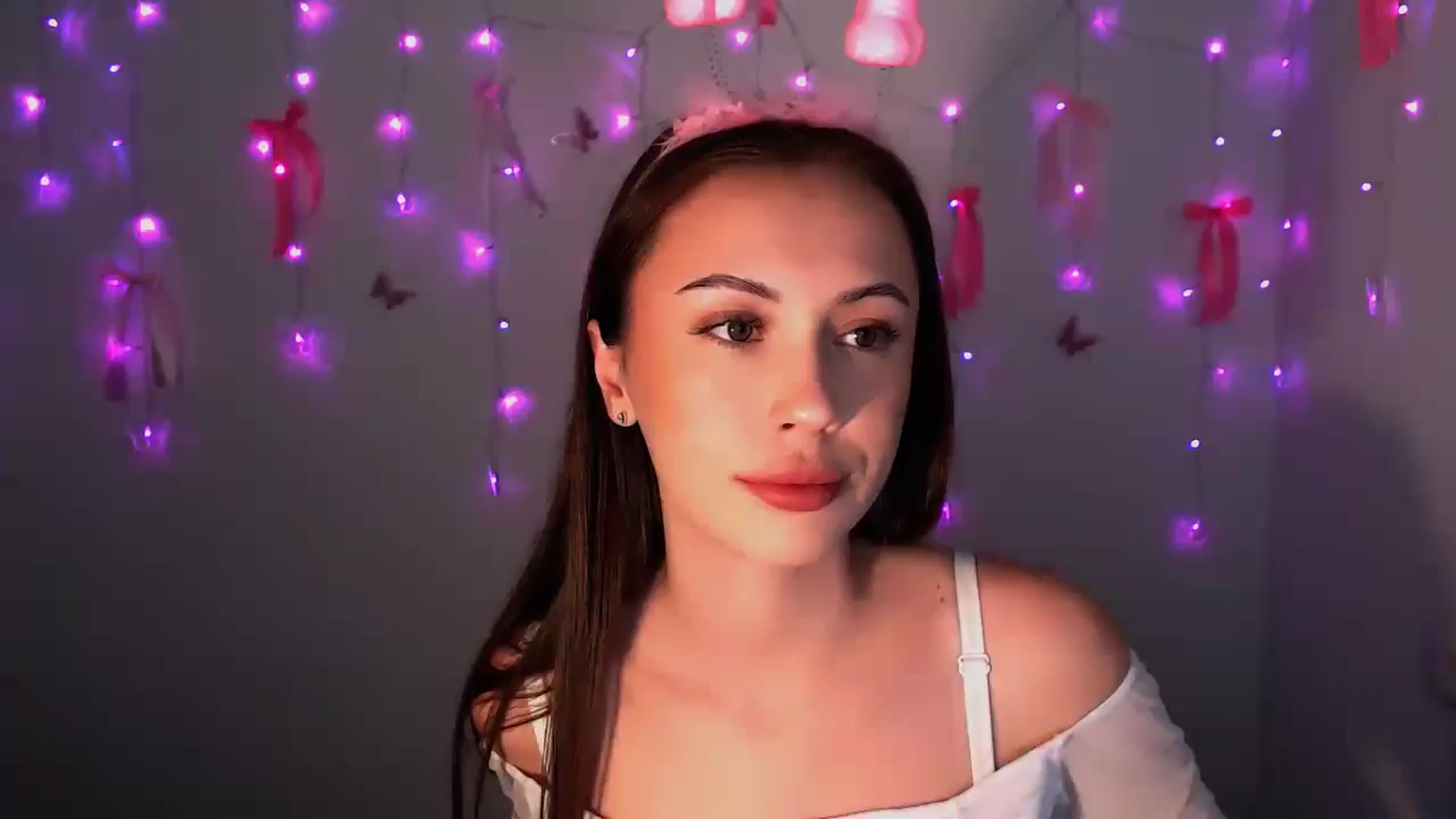 Gallery image thumbnail from LilSpicy's myfreecams stream on, 12/25/2025, 18:48 image 14 of 20