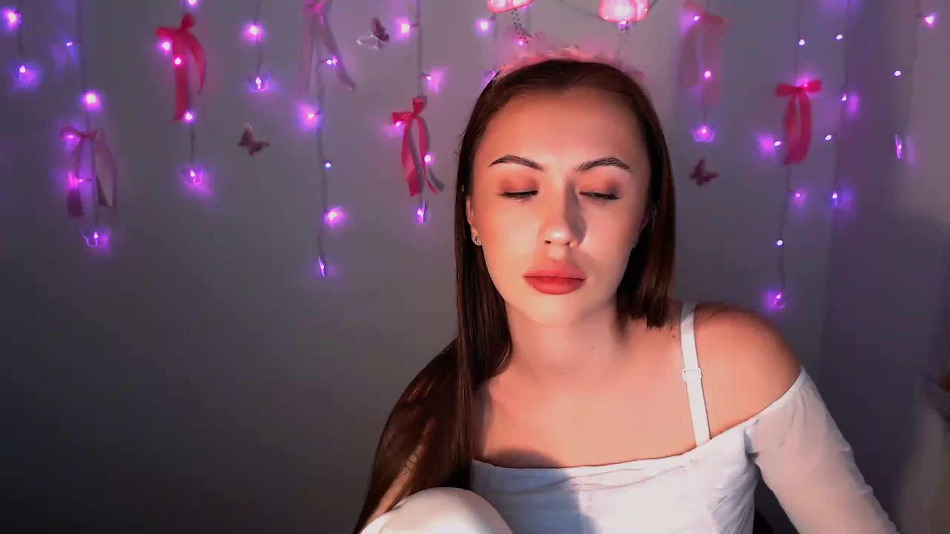 Gallery image thumbnail from LilSpicy's myfreecams stream on, 12/25/2025, 18:48 image 19 of 20