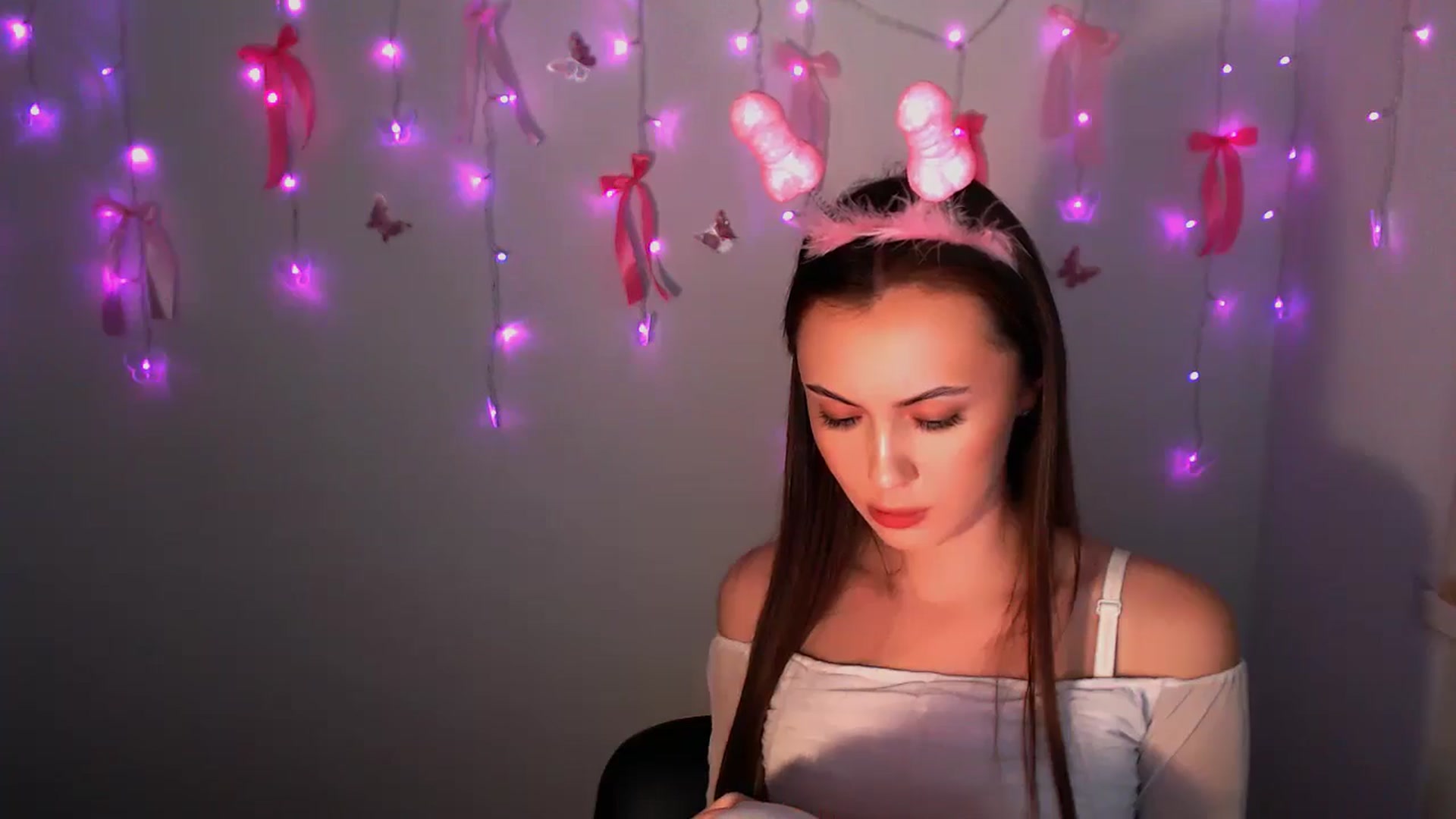 Gallery image thumbnail from LilSpicy's myfreecams stream on, 12/25/2025, 18:48 image 18 of 20