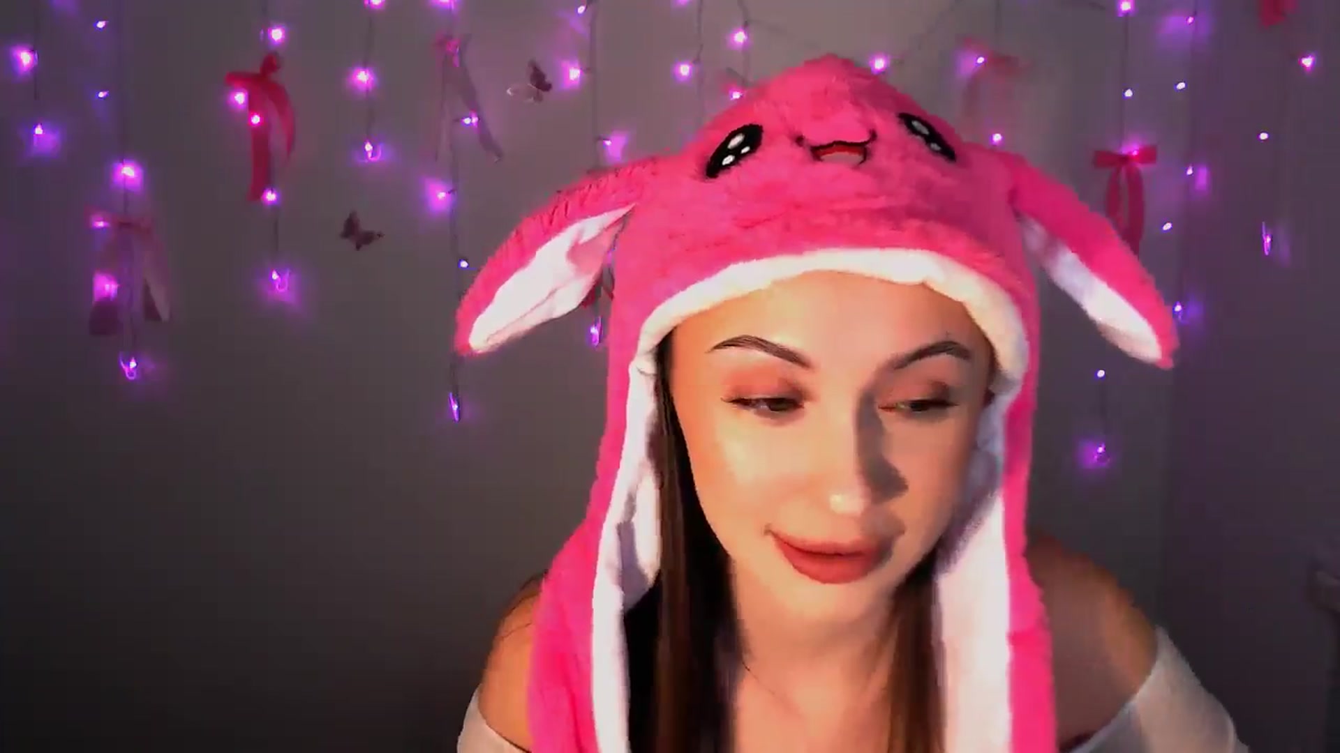 Gallery image thumbnail from LilSpicy's myfreecams stream on, 12/25/2025, 18:48 image 6 of 20