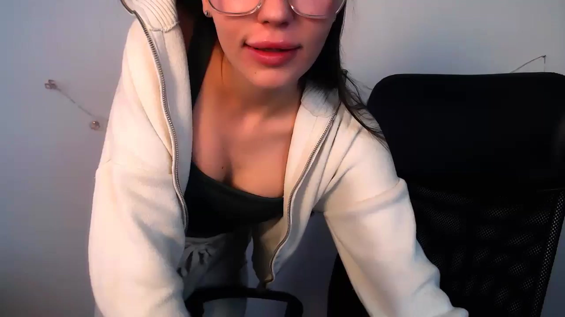 Gallery image thumbnail from LilSpicy's myfreecams stream on, 04/13/2026, 11:53 image 18 of 20