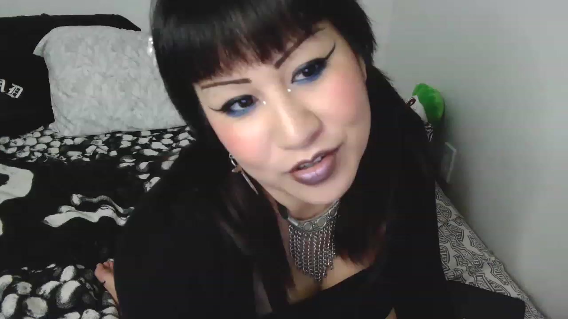 Gallery image thumbnail from LilUziSquirtx's myfreecams stream on, 11/23/2022, 09:42 image 6 of 20