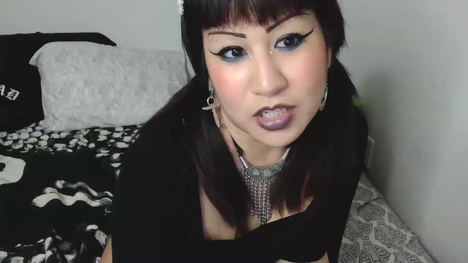 Gallery image thumbnail from LilUziSquirtx's myfreecams stream on, 11/23/2022, 09:42 image 19 of 20