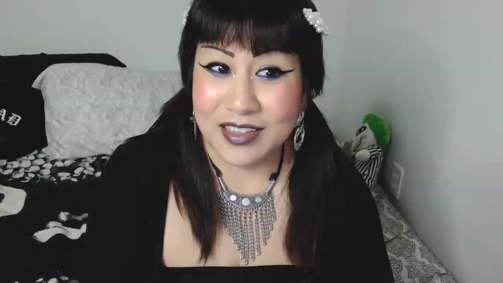 Gallery image thumbnail from LilUziSquirtx's myfreecams stream on, 11/23/2022, 09:42 image 11 of 20