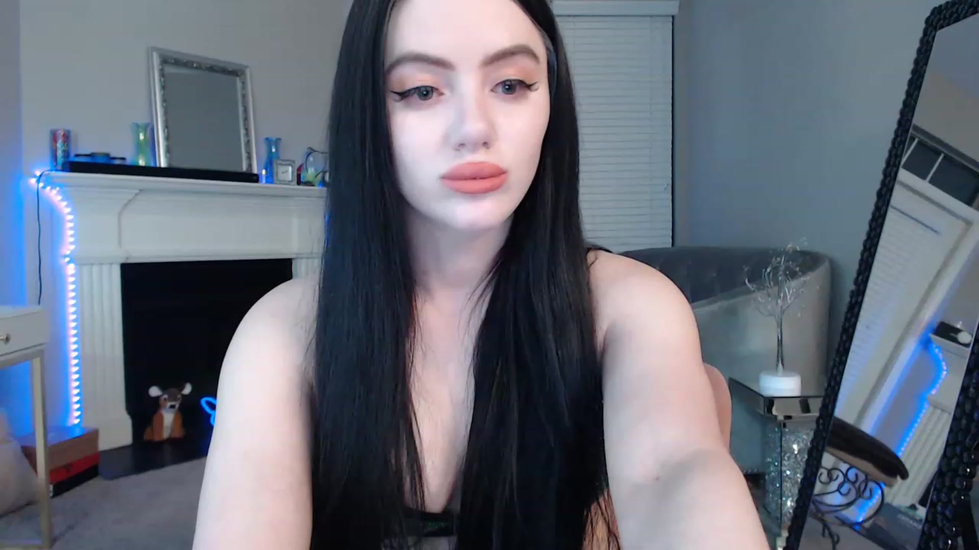 Gallery image thumbnail from Lil_Baby_Deer's myfreecams stream on, 12/03/2022, 10:10 image 1 of 20