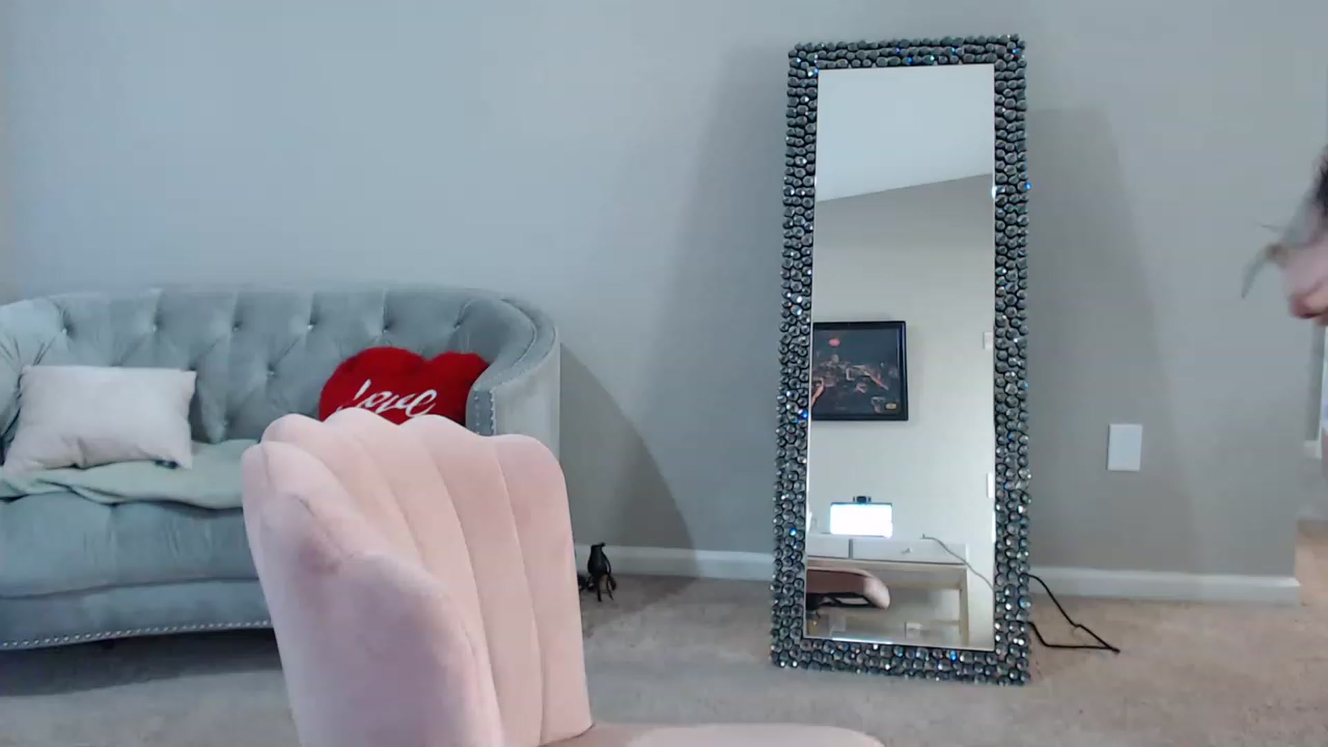 Gallery image thumbnail from Lil_Baby_Deer's myfreecams stream on, 12/05/2022, 05:01 image 7 of 20
