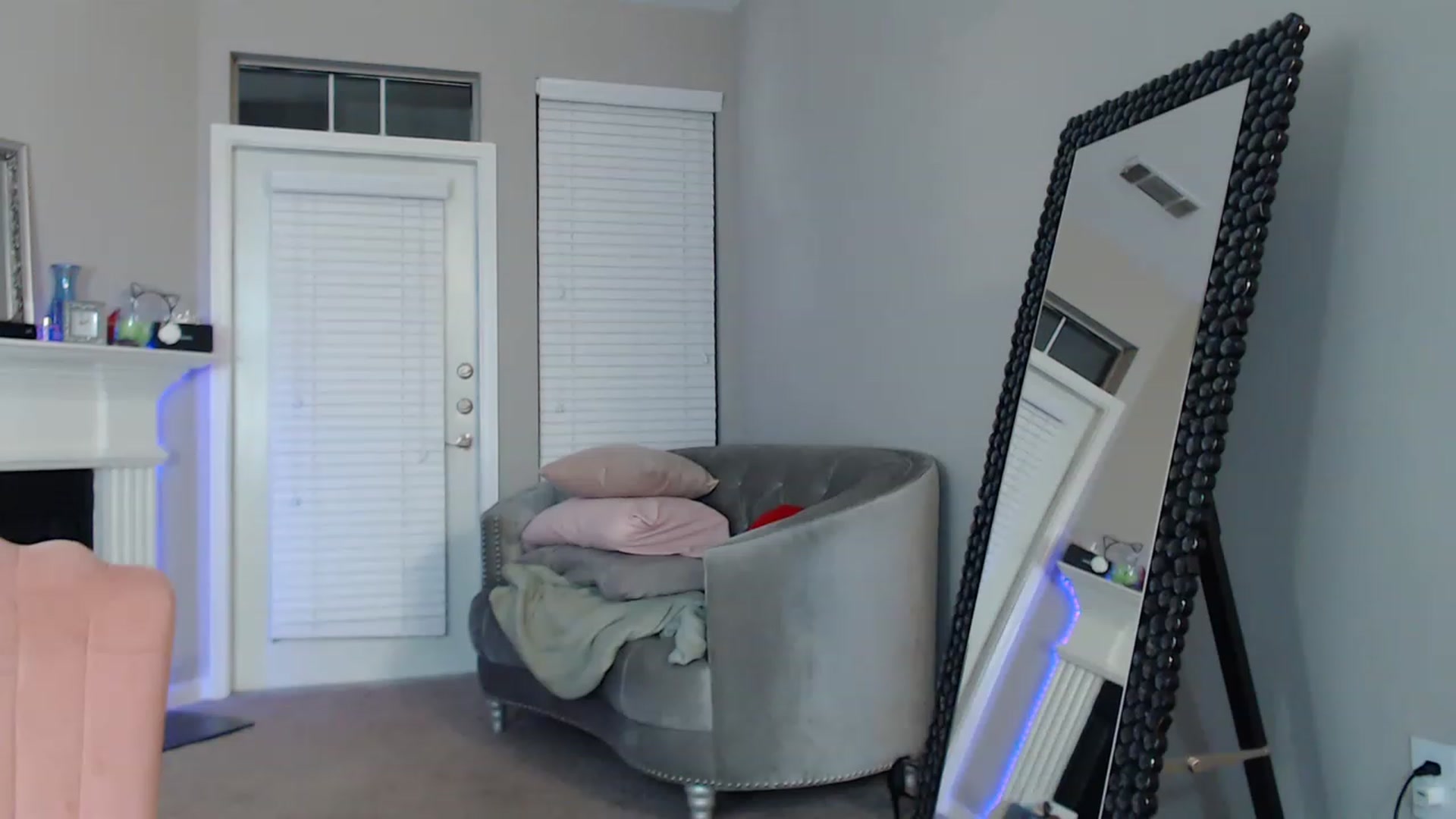 Gallery image thumbnail from Lil_Baby_Deer's myfreecams stream on, 12/06/2022, 06:23 image 7 of 20