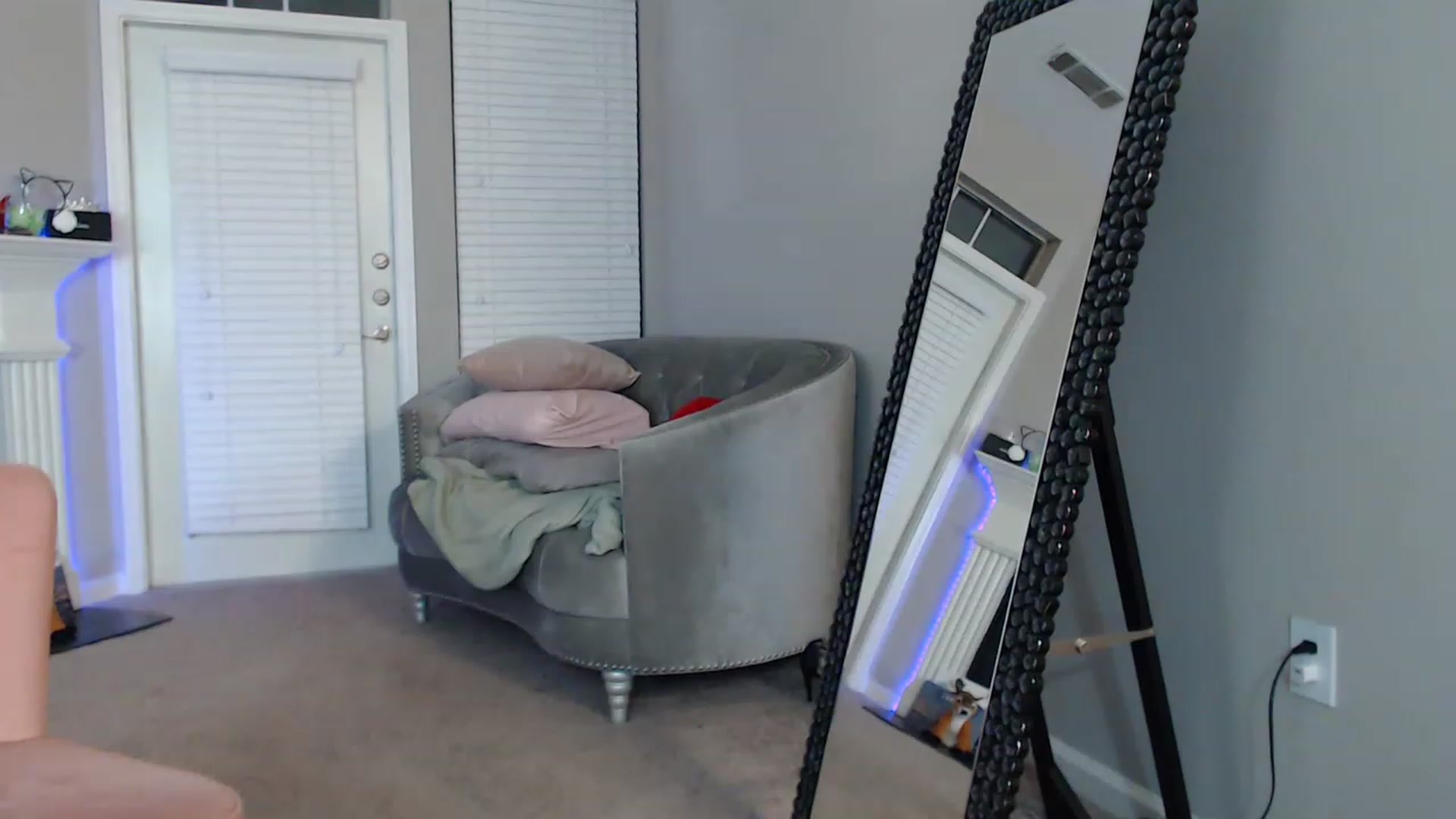 Gallery image thumbnail from Lil_Baby_Deer's myfreecams stream on, 12/06/2022, 06:23 image 10 of 20