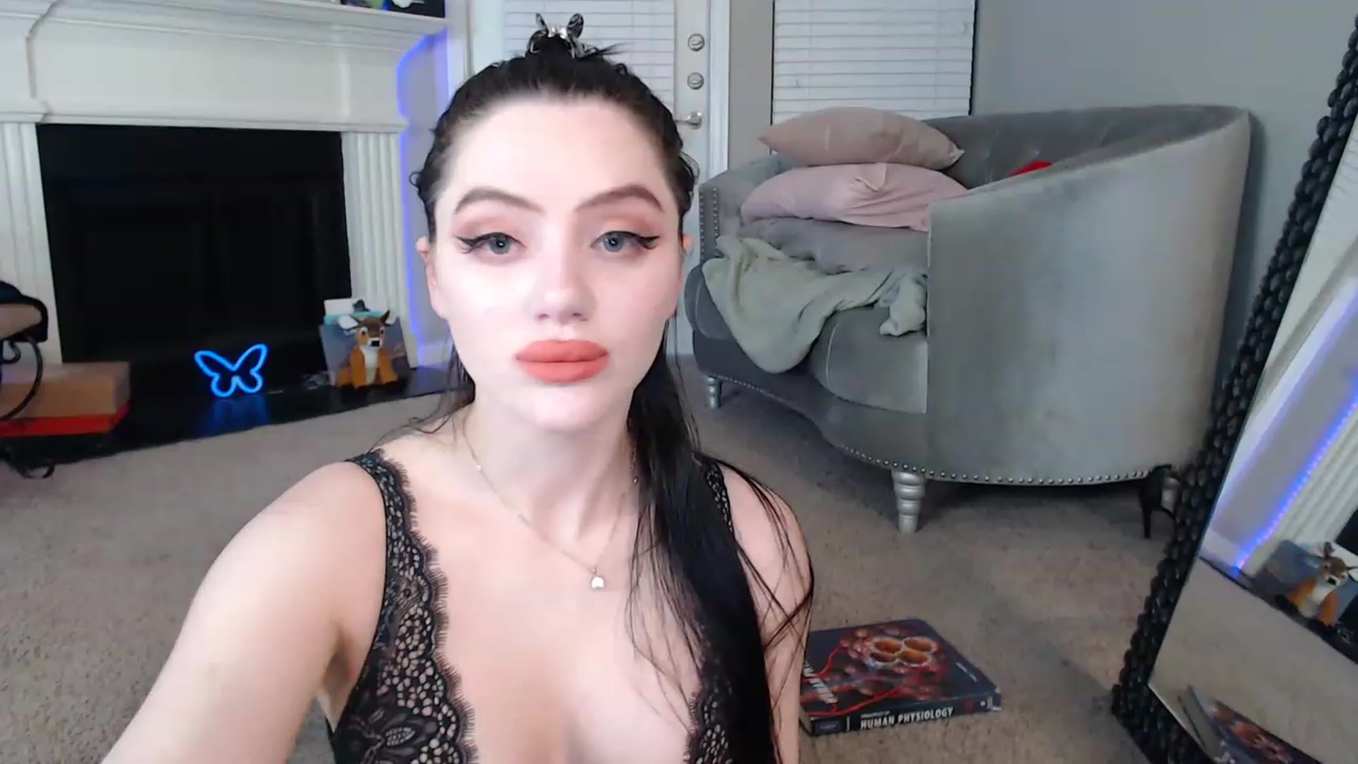 Gallery image thumbnail from Lil_Baby_Deer's myfreecams stream on, 12/06/2022, 06:23 image 11 of 20