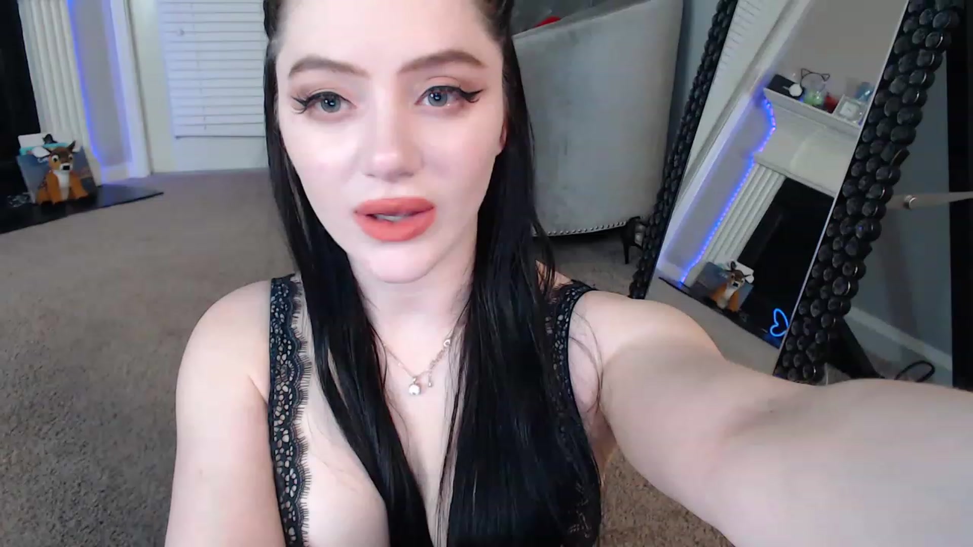 Gallery image thumbnail from Lil_Baby_Deer's myfreecams stream on, 12/06/2022, 06:23 image 20 of 20