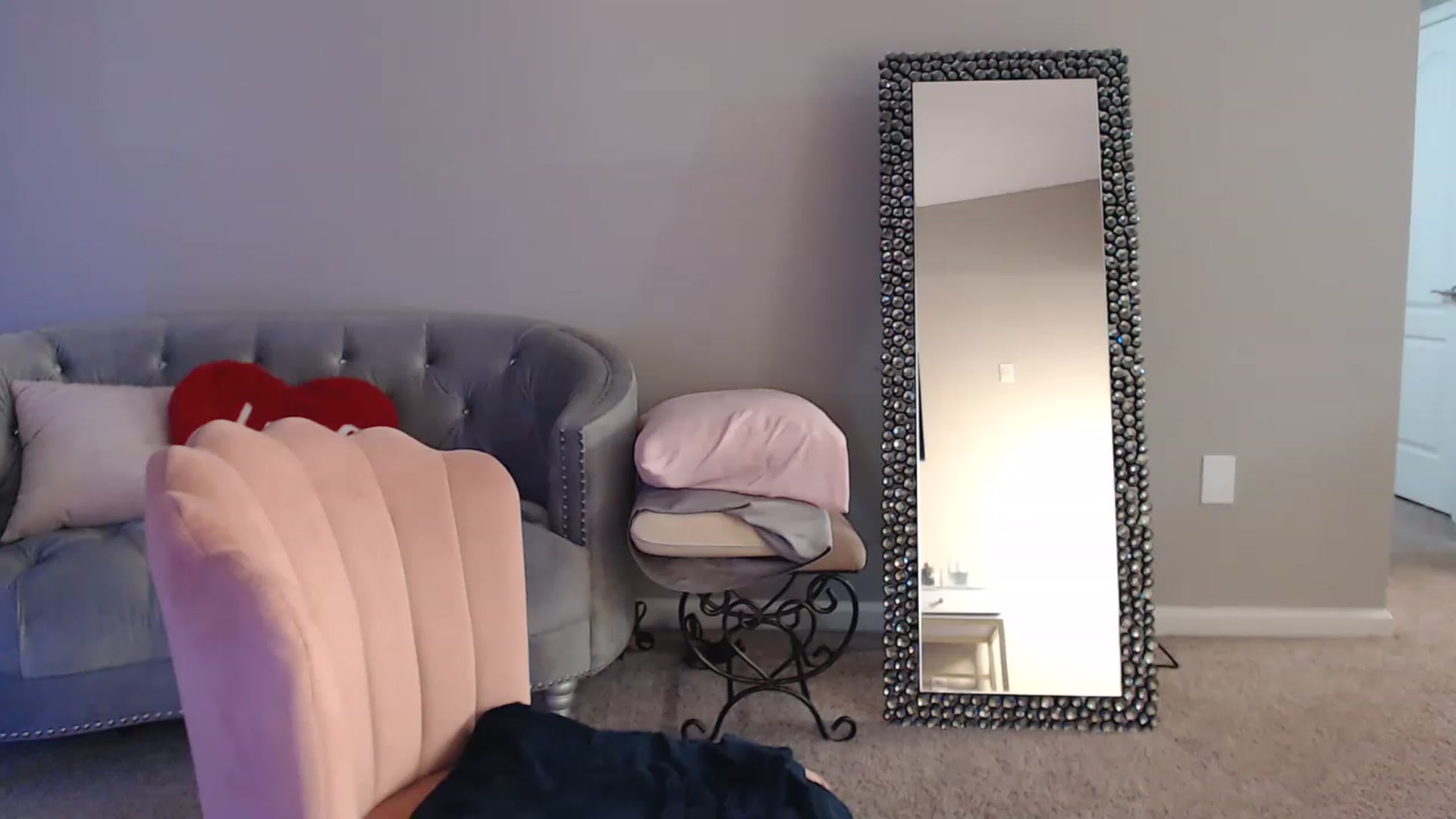 Gallery image thumbnail from Lil_Baby_Deer's myfreecams stream on, 12/12/2022, 04:13 image 8 of 20