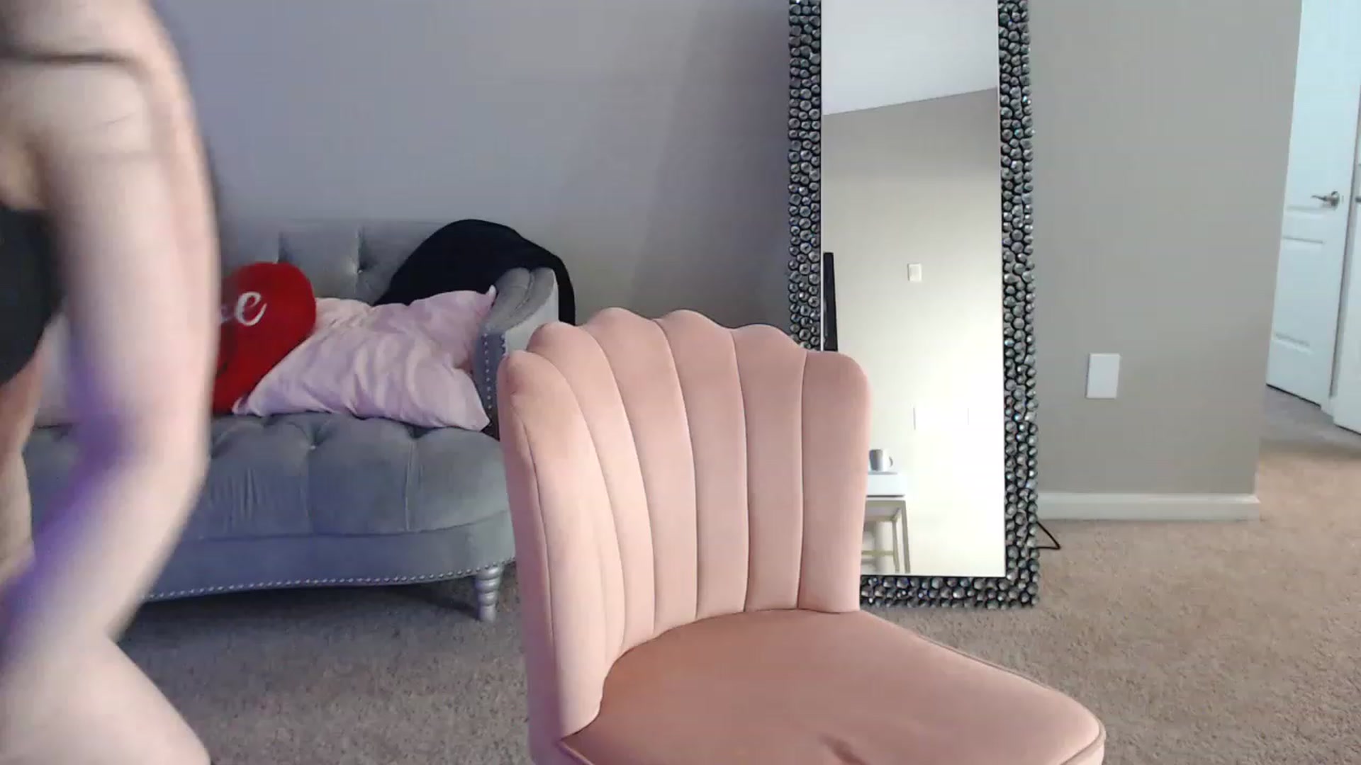Gallery image thumbnail from Lil_Baby_Deer's myfreecams stream on, 12/12/2022, 05:41 image 13 of 20