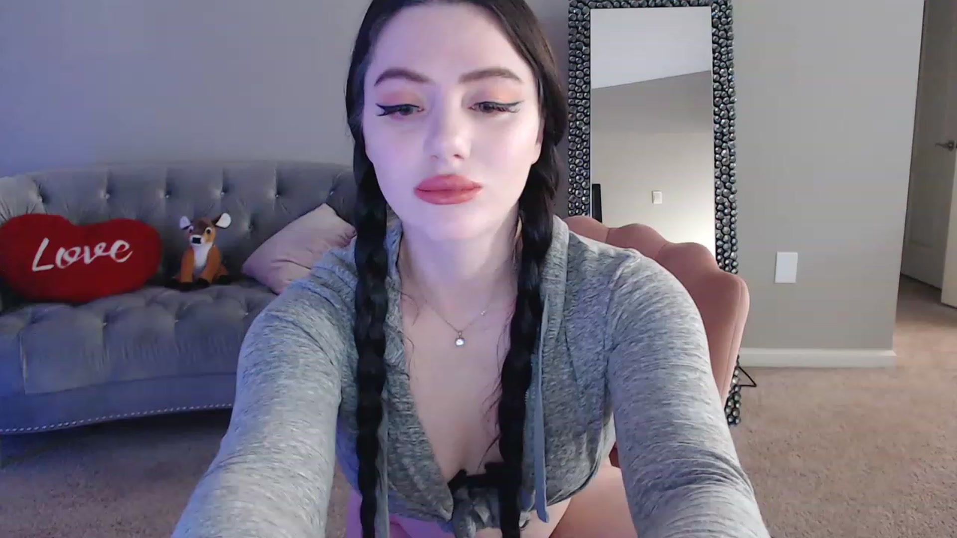 Gallery image thumbnail from Lil_Baby_Deer's myfreecams stream on, 12/12/2022, 07:32 image 5 of 20