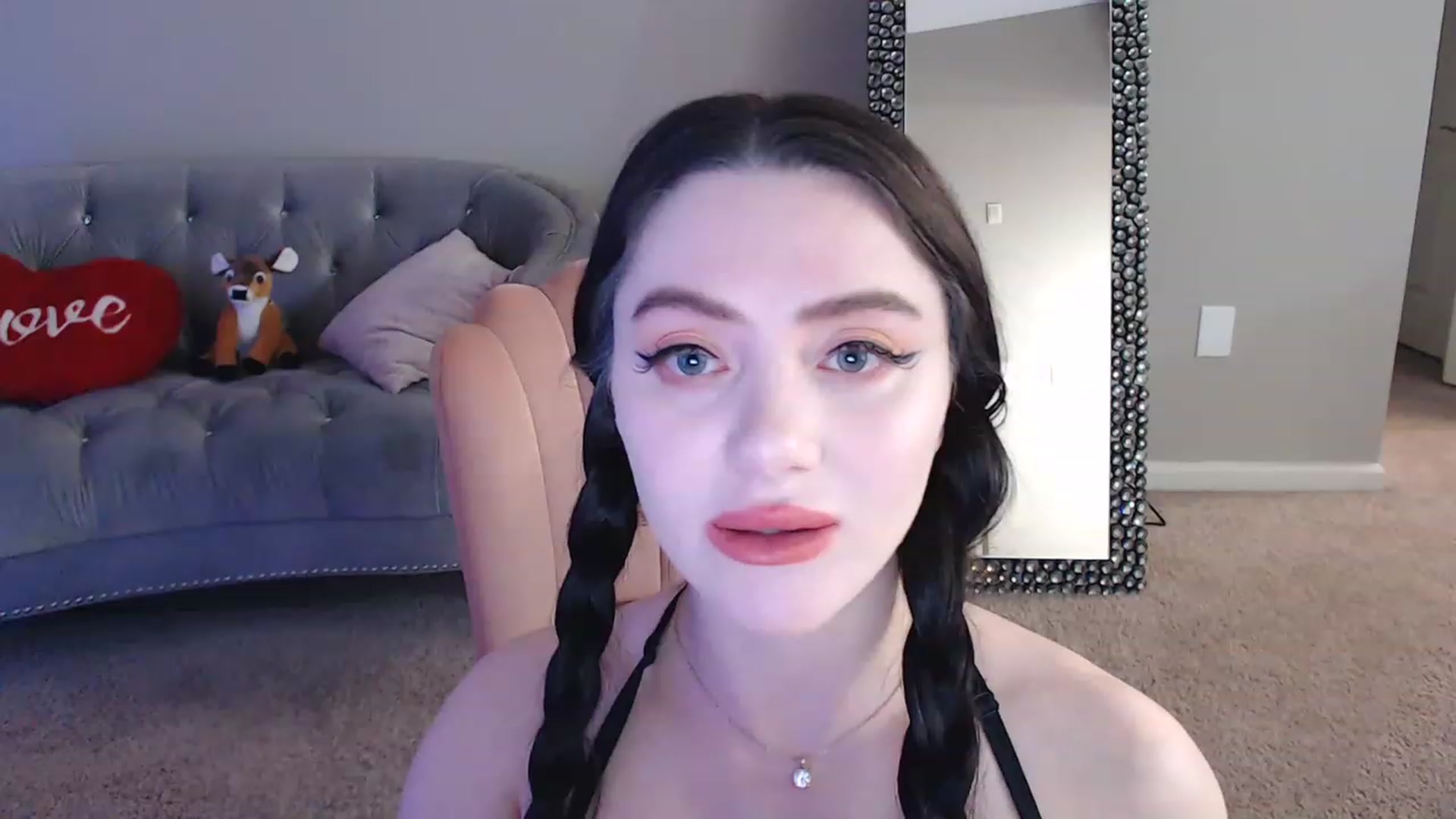 Gallery image thumbnail from Lil_Baby_Deer's myfreecams stream on, 12/12/2022, 07:32 image 12 of 20