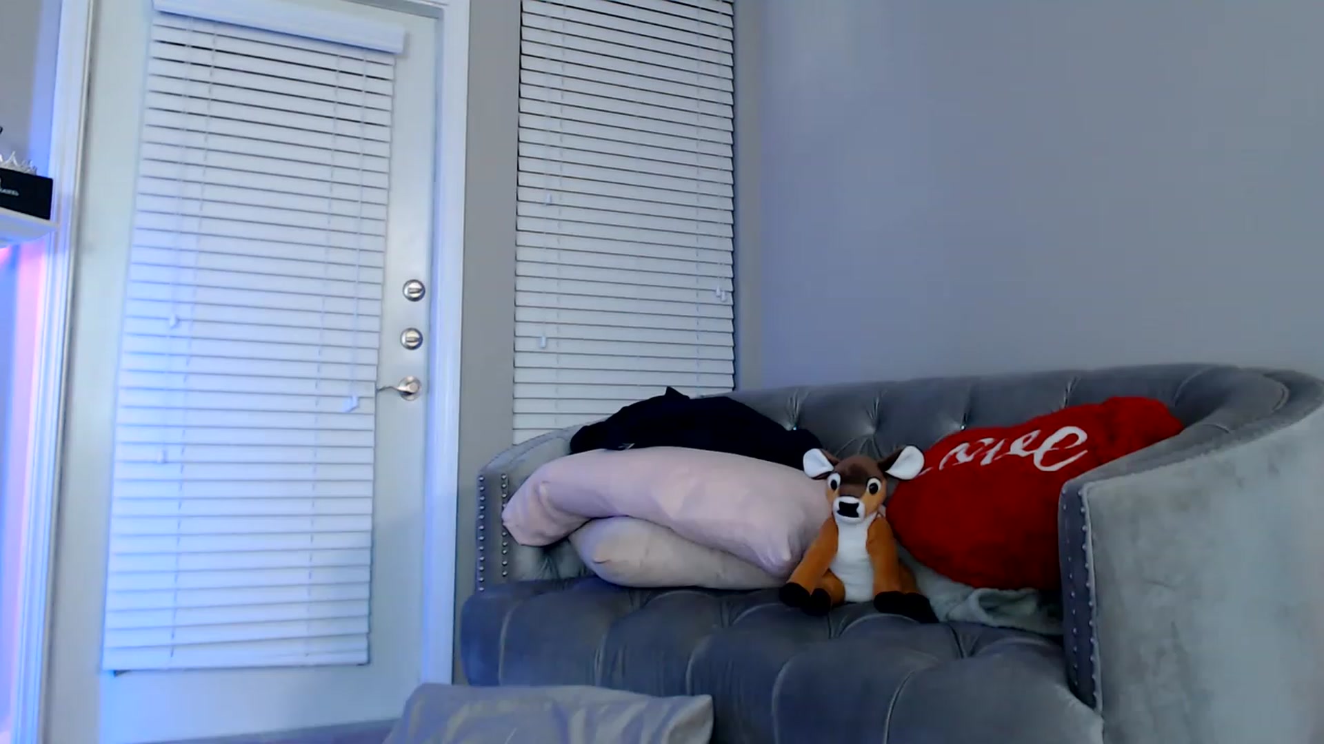 Gallery image thumbnail from Lil_Baby_Deer's myfreecams stream on, 12/16/2022, 05:59 image 17 of 20