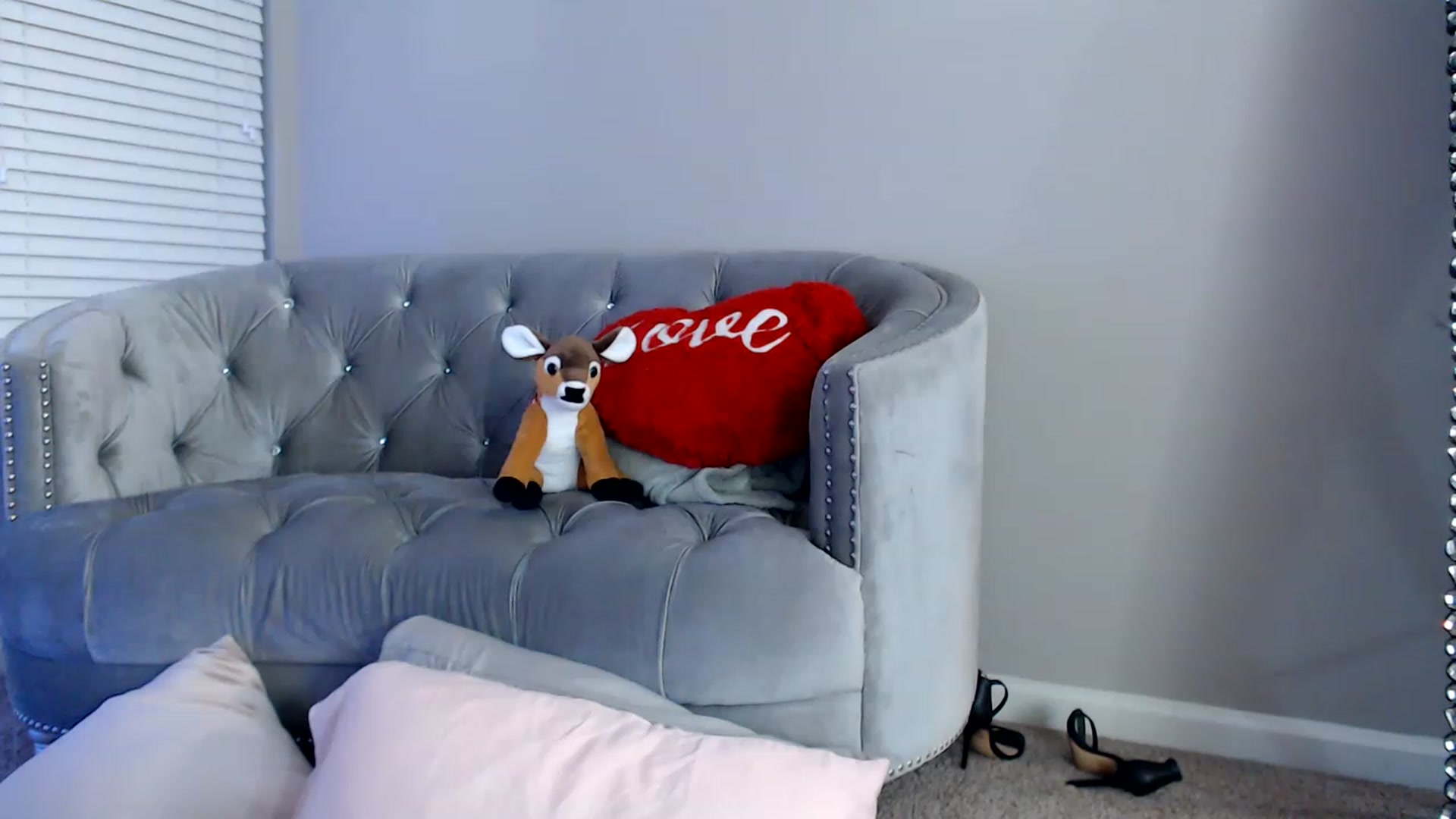 Gallery image thumbnail from Lil_Baby_Deer's myfreecams stream on, 12/16/2022, 05:59 image 16 of 20