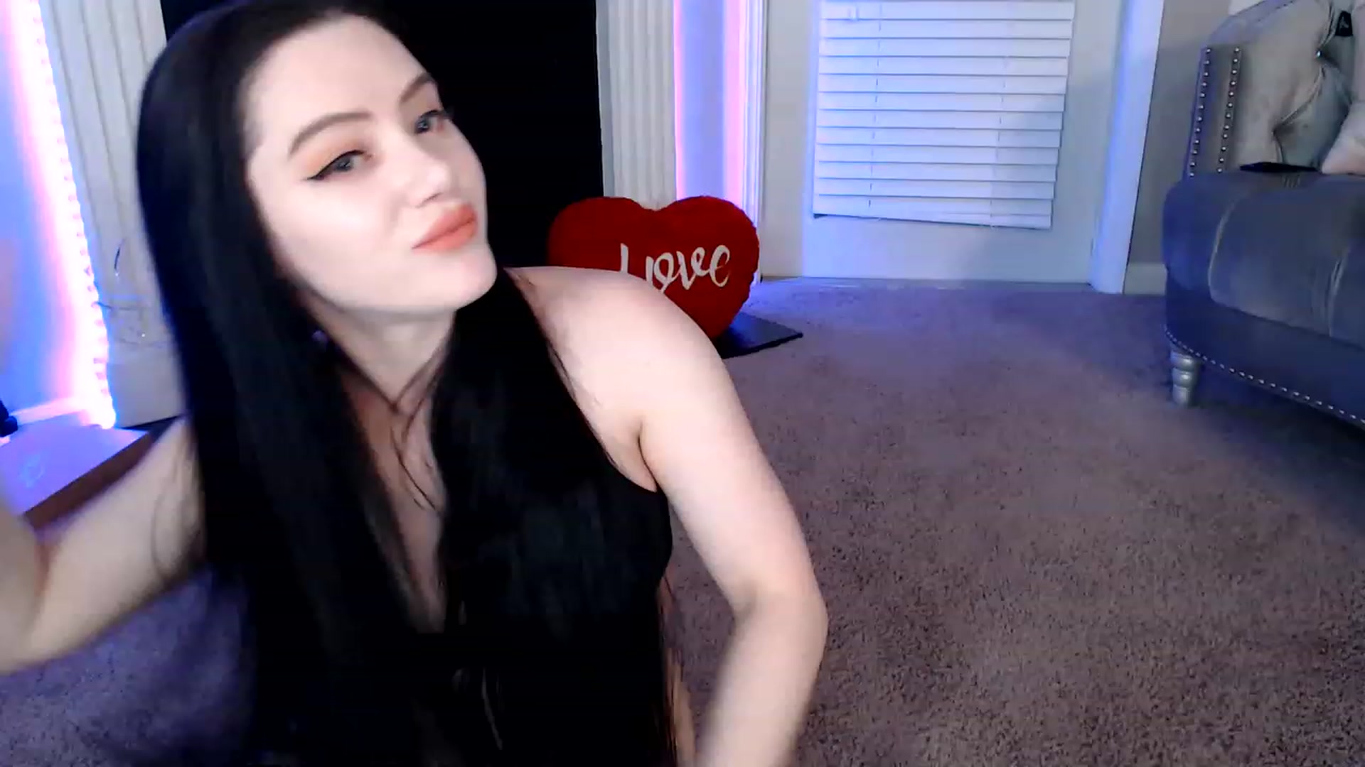 Gallery image thumbnail from Lil_Baby_Deer's myfreecams stream on, 12/16/2022, 08:45 image 12 of 20