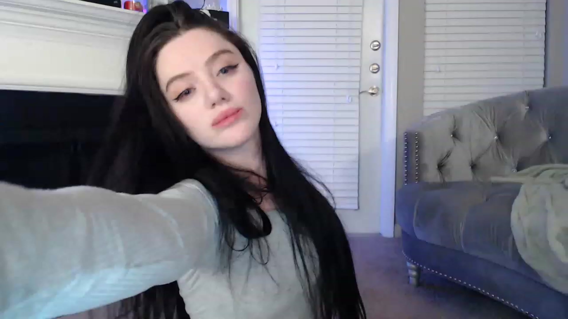Gallery image thumbnail from Lil_Baby_Deer's myfreecams stream on, 12/17/2022, 10:41 image 17 of 20