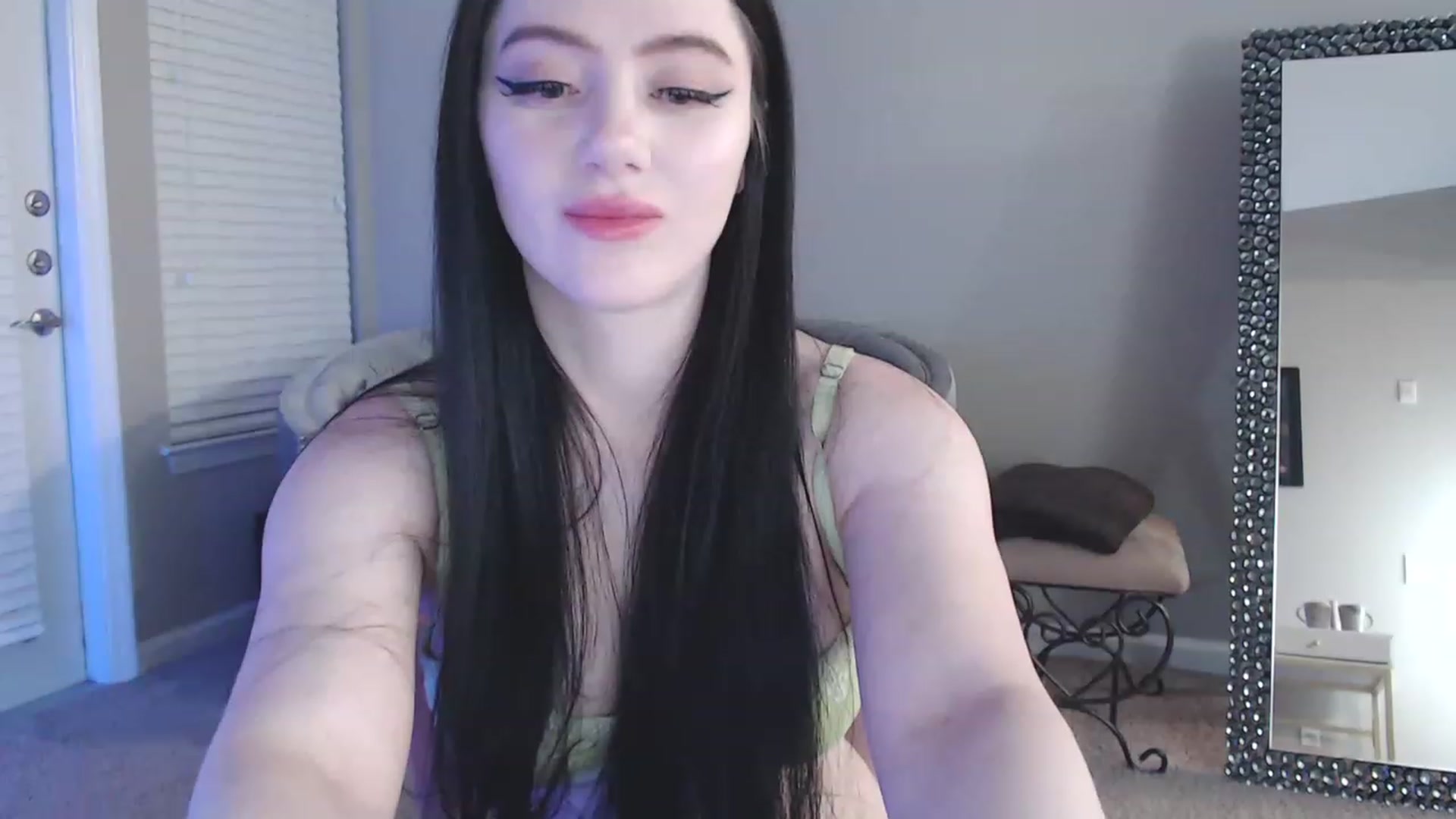 Gallery image thumbnail from Lil_Baby_Deer's myfreecams stream on, 12/19/2022, 05:00 image 4 of 20