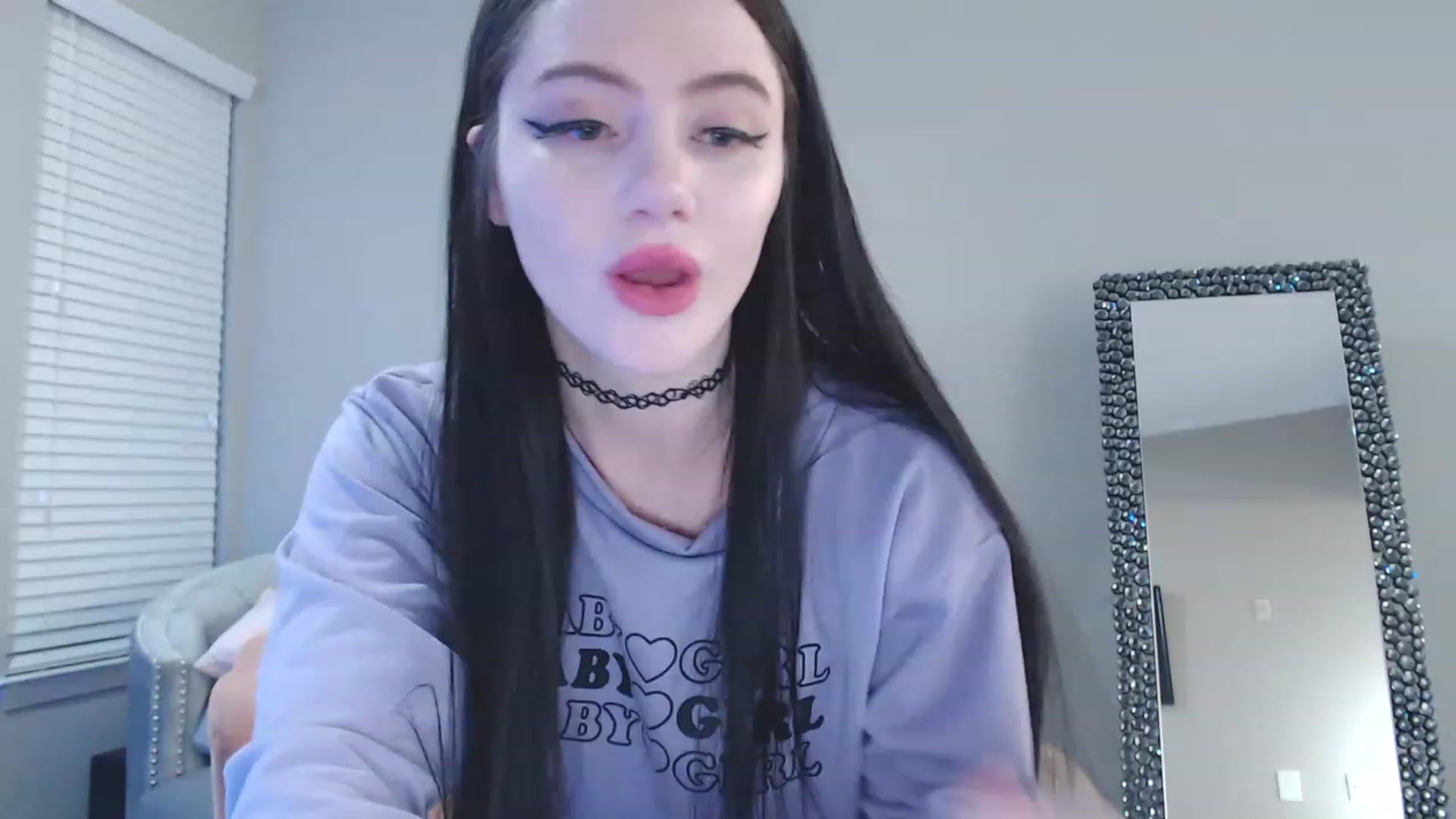 Gallery image thumbnail from Lil_Baby_Deer's myfreecams stream on, 12/19/2022, 11:13 image 4 of 20