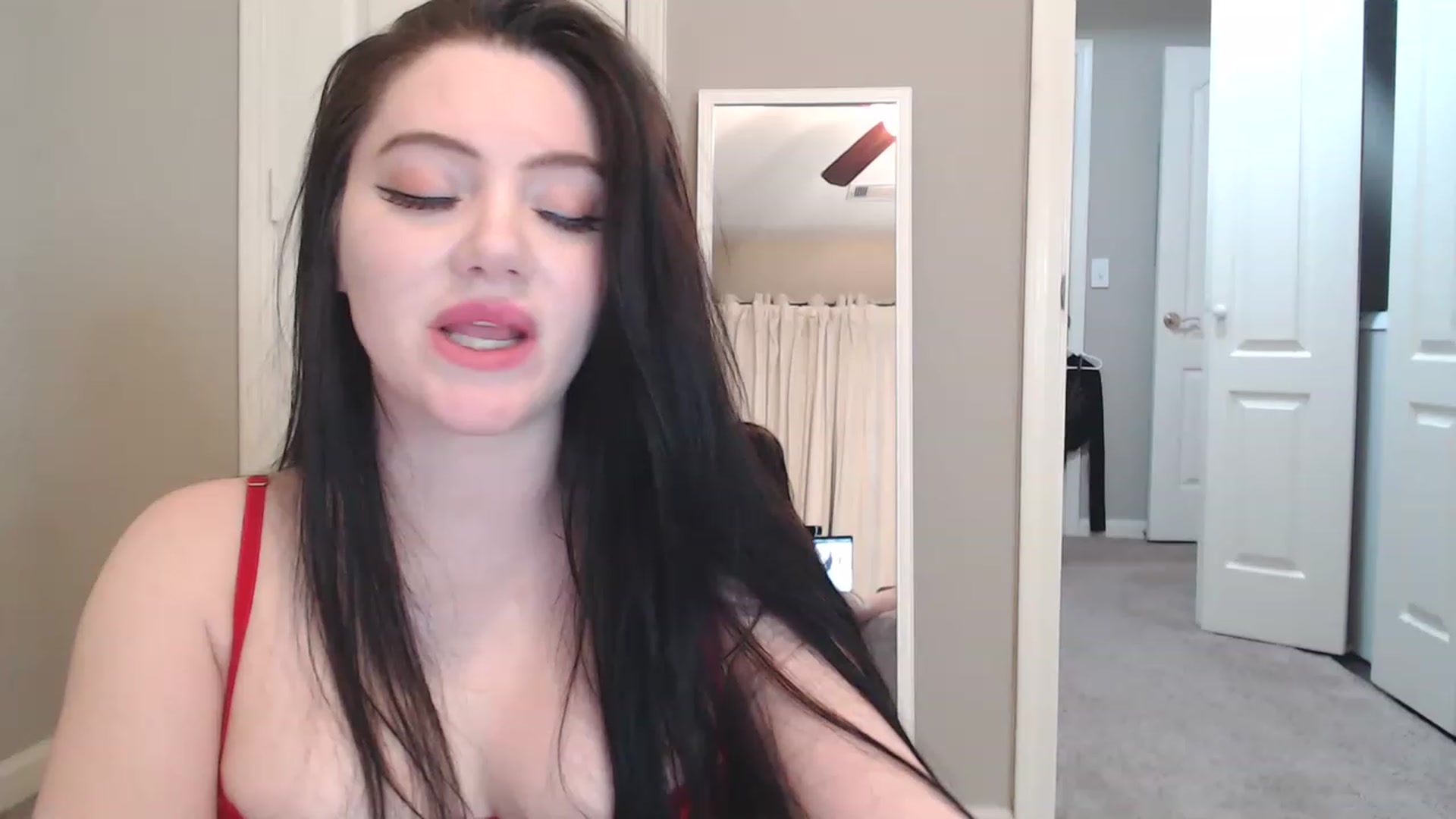 Gallery image thumbnail from Lil_Baby_Deer's myfreecams stream on, 12/21/2022, 10:17 image 18 of 20