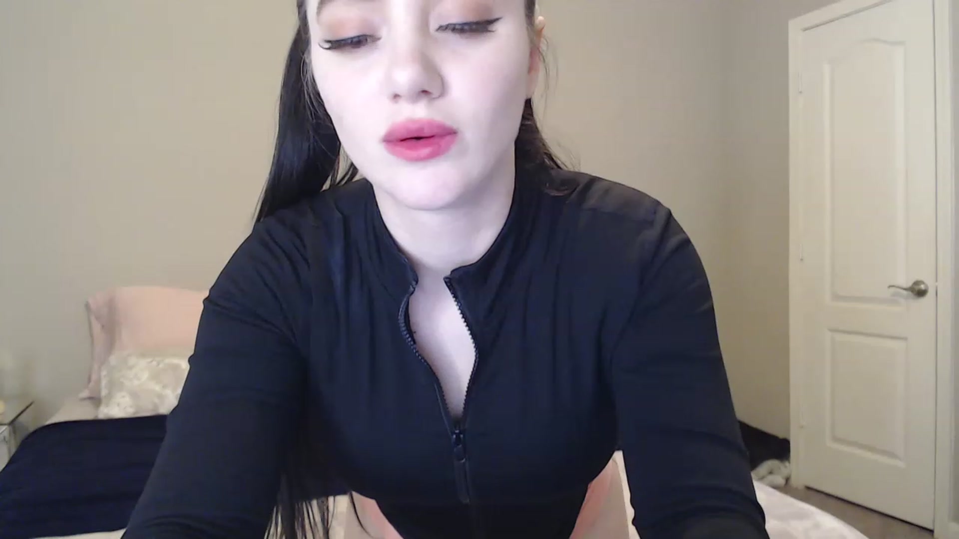 Gallery image thumbnail from Lil_Baby_Deer's myfreecams stream on, 12/22/2022, 03:29 image 8 of 20