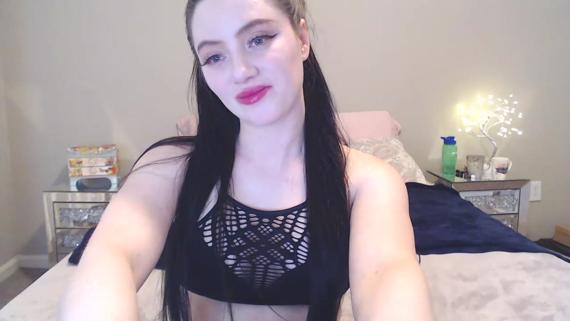 Gallery image thumbnail from Lil_Baby_Deer's myfreecams stream on, 12/22/2022, 08:14 image 4 of 20