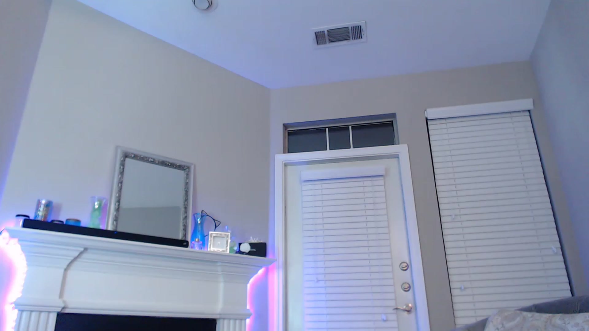 Gallery image thumbnail from Lil_Baby_Deer's myfreecams stream on, 12/24/2022, 10:22 image 19 of 20