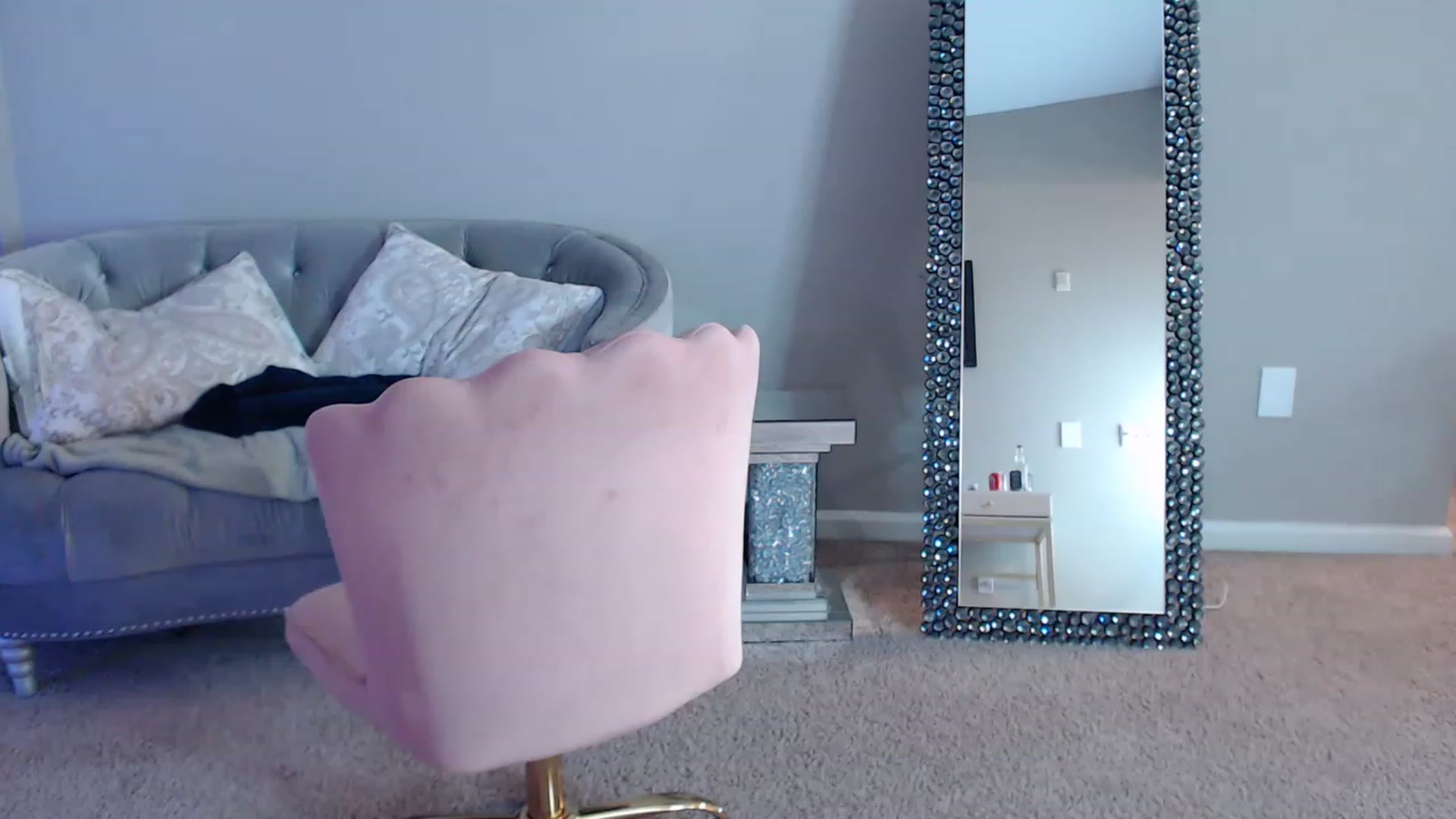 Gallery image thumbnail from Lil_Baby_Deer's myfreecams stream on, 12/24/2022, 11:58 image 18 of 20
