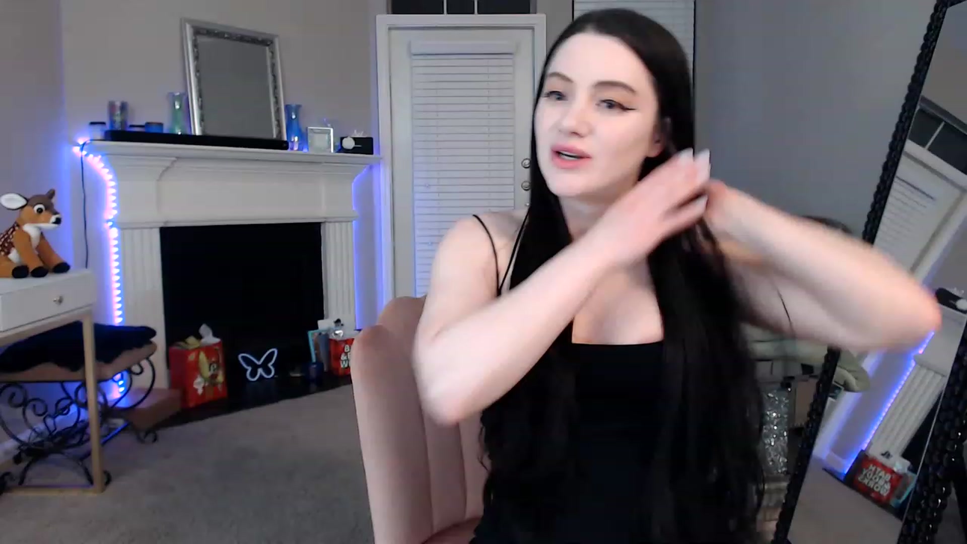 Gallery image thumbnail from Lil_Baby_Deer's myfreecams stream on, 12/27/2022, 12:40 image 1 of 20