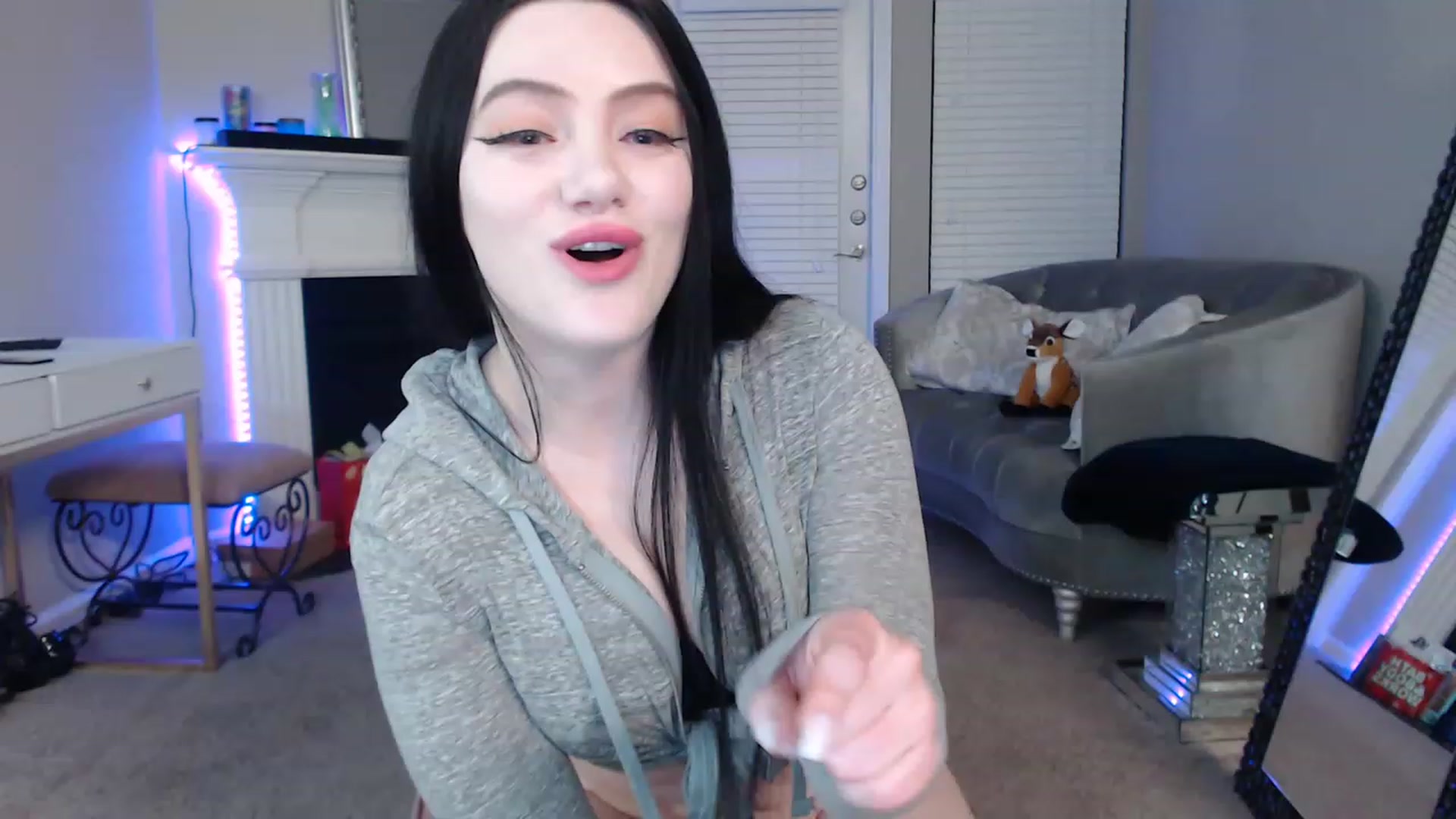 Gallery image thumbnail from Lil_Baby_Deer's myfreecams stream on, 12/31/2022, 05:36 image 4 of 20