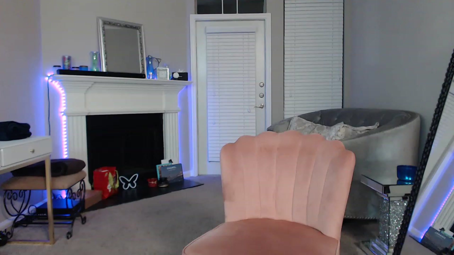 Gallery image thumbnail from Lil_Baby_Deer's myfreecams stream on, 01/06/2023, 07:10 image 2 of 20