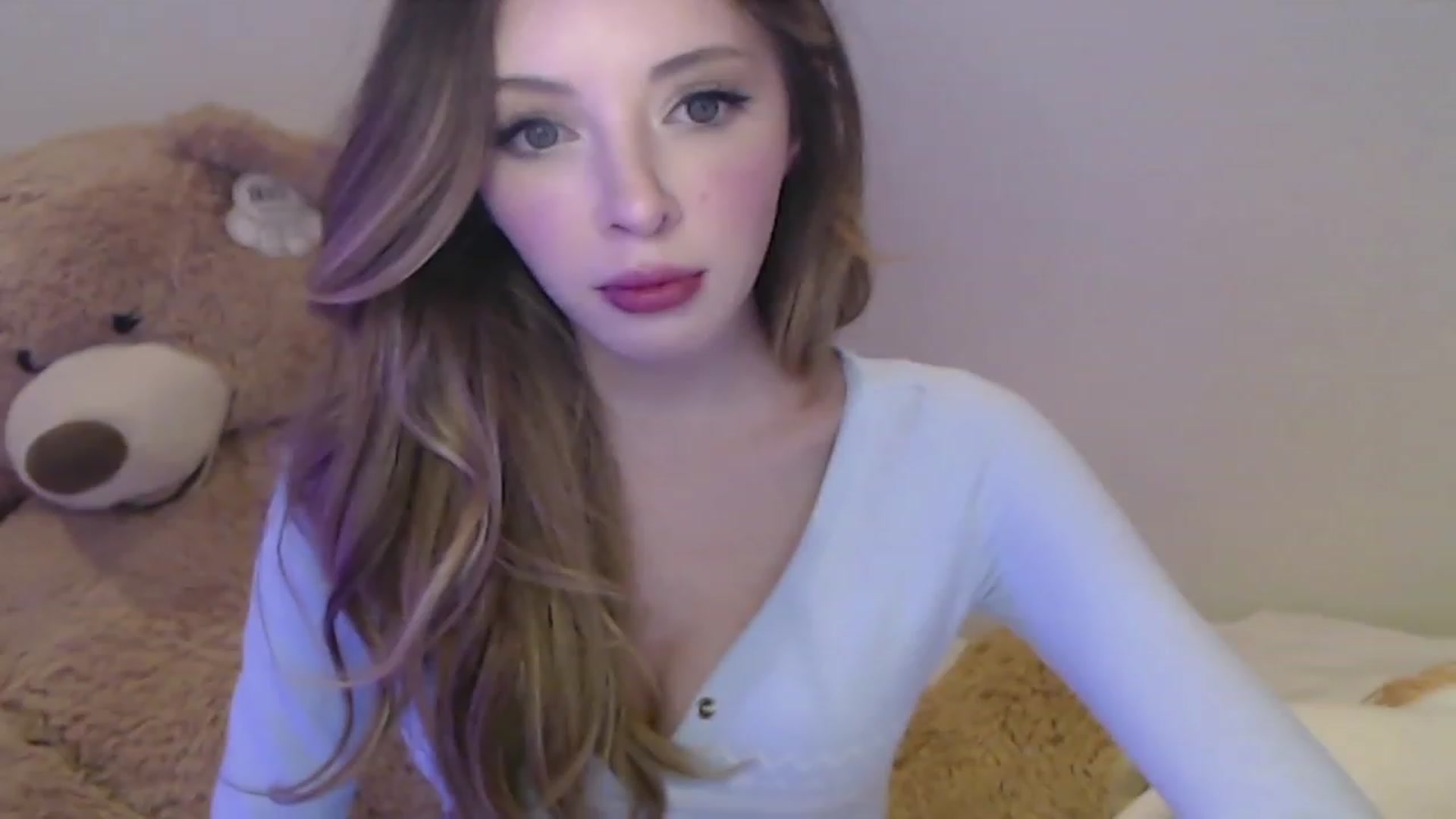 Gallery image thumbnail from Lil_Ballerina's myfreecams stream on, 12/26/2022, 04:33 image 1 of 20