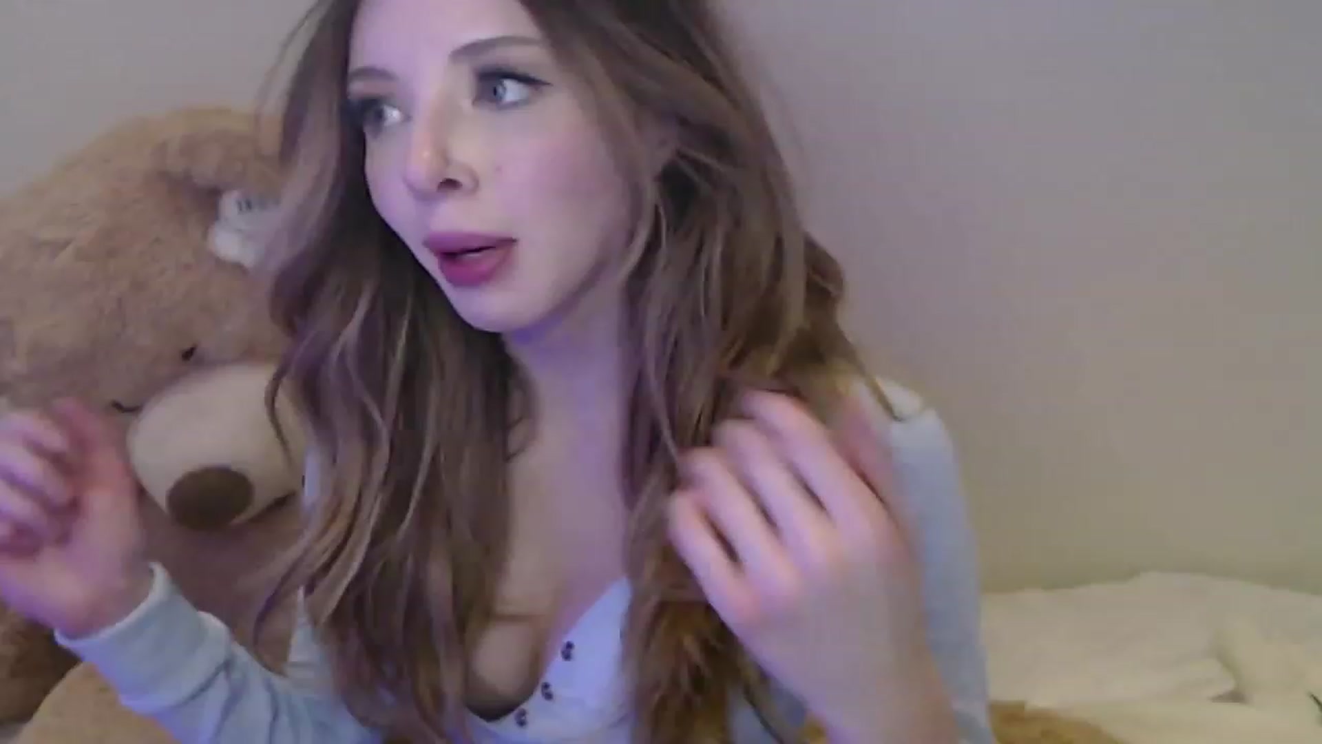 Gallery image thumbnail from Lil_Ballerina's myfreecams stream on, 12/26/2022, 05:53 image 17 of 20