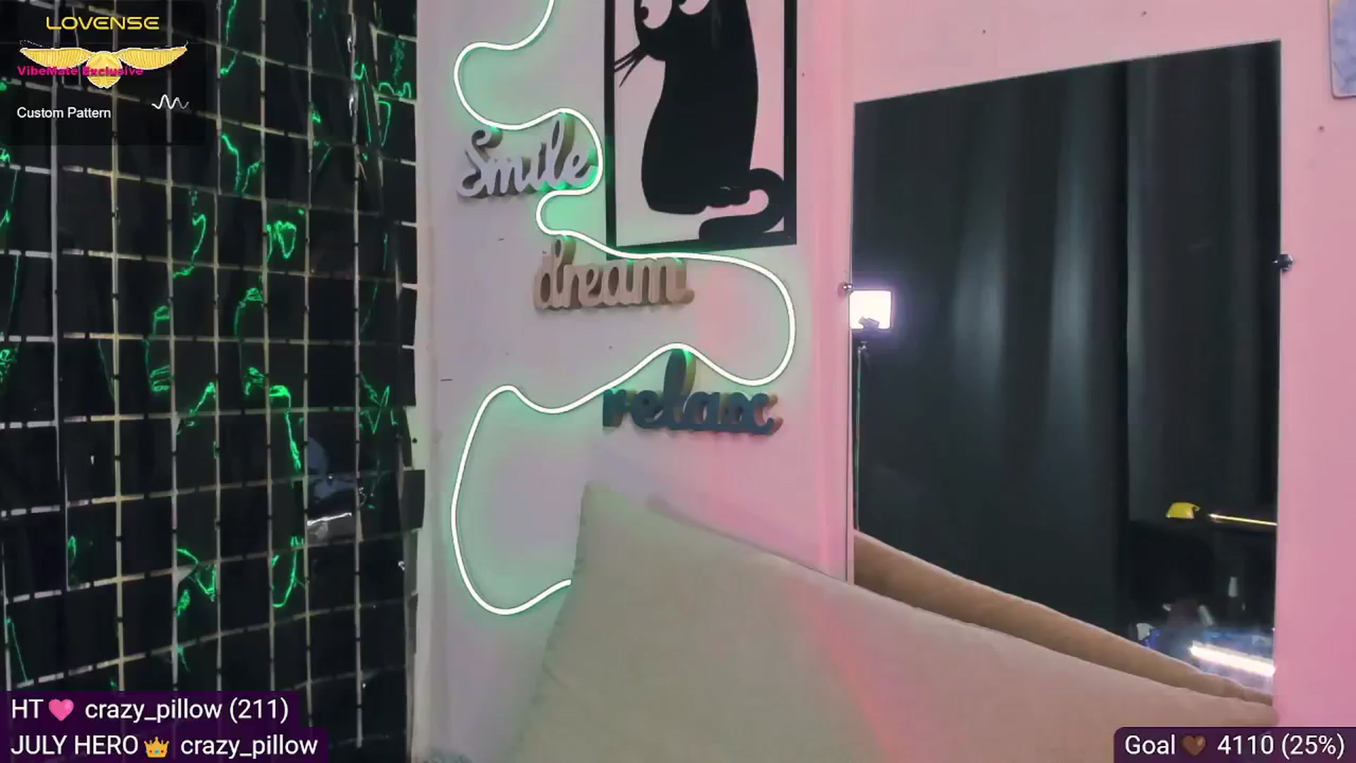 Gallery image thumbnail from Lil_Minx's myfreecams stream on, 07/18/2024, 17:43 image 10 of 20